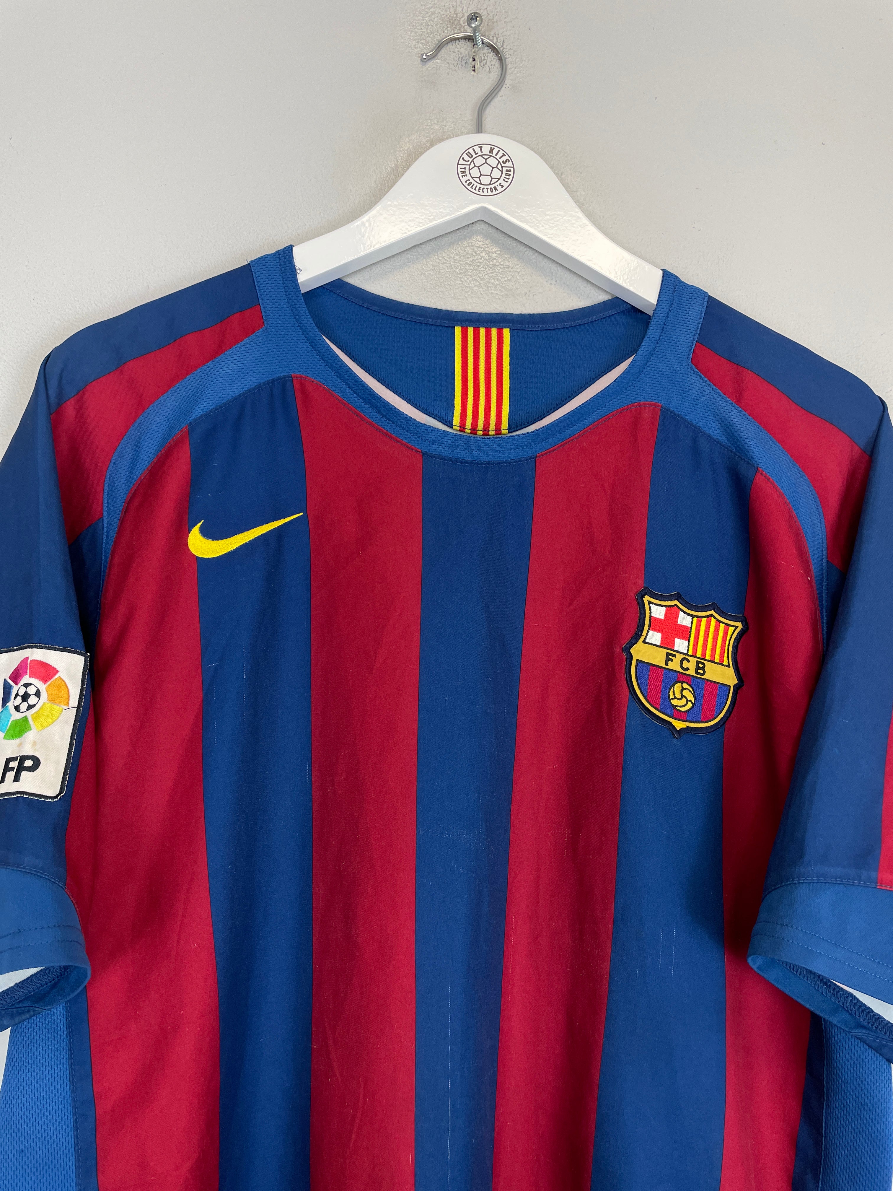 Shop 2005/06 BARCELONA RONALDINHO #10 HOME SHIRT (L) NIKE, classic football shirts, vintage football shirts & retro soccer jerseys at Cult Kits