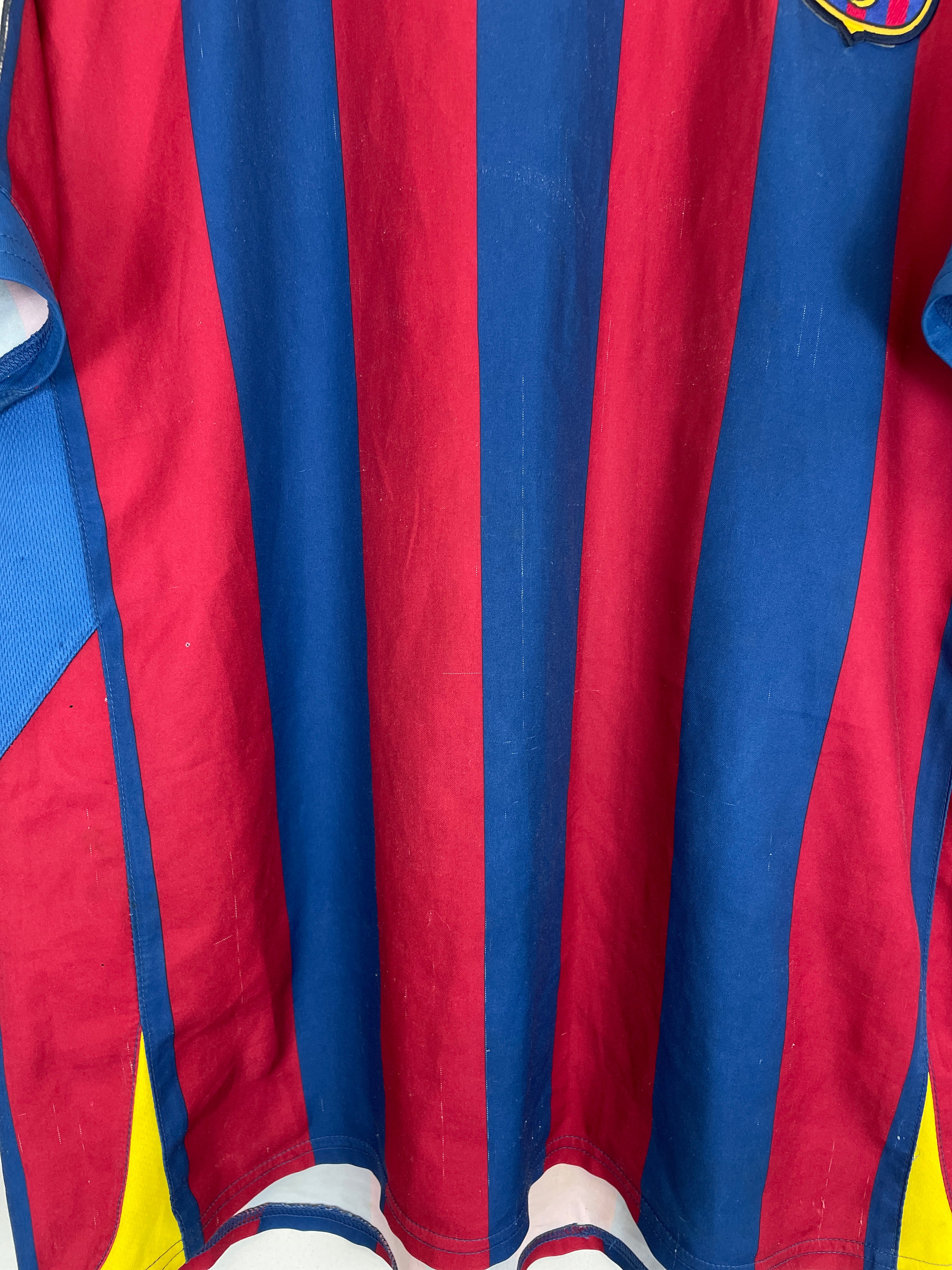 Shop 2005/06 BARCELONA RONALDINHO #10 HOME SHIRT (L) NIKE, classic football shirts, vintage football shirts & retro soccer jerseys at Cult Kits