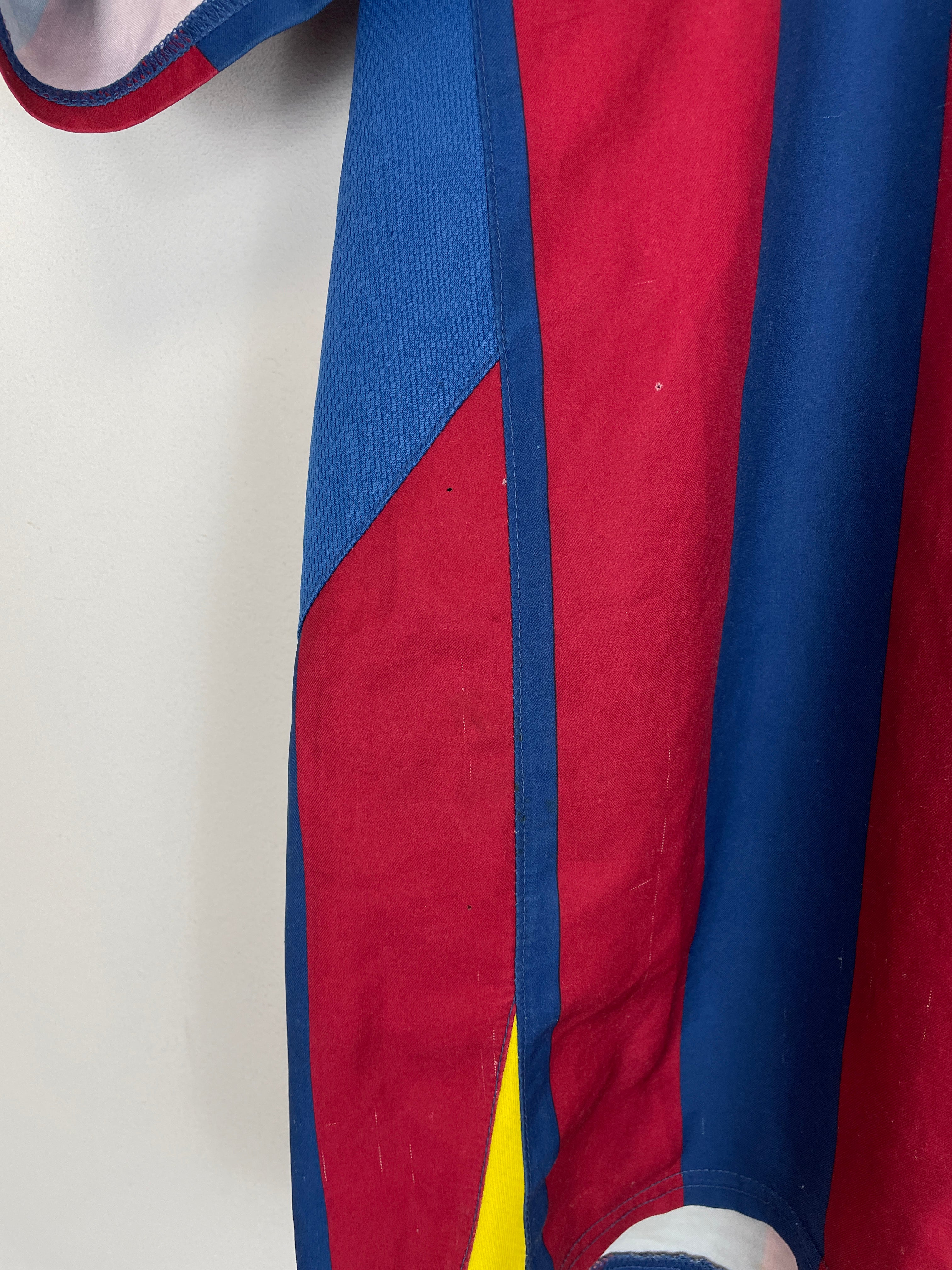 Shop 2005/06 BARCELONA RONALDINHO #10 HOME SHIRT (L) NIKE, classic football shirts, vintage football shirts & retro soccer jerseys at Cult Kits