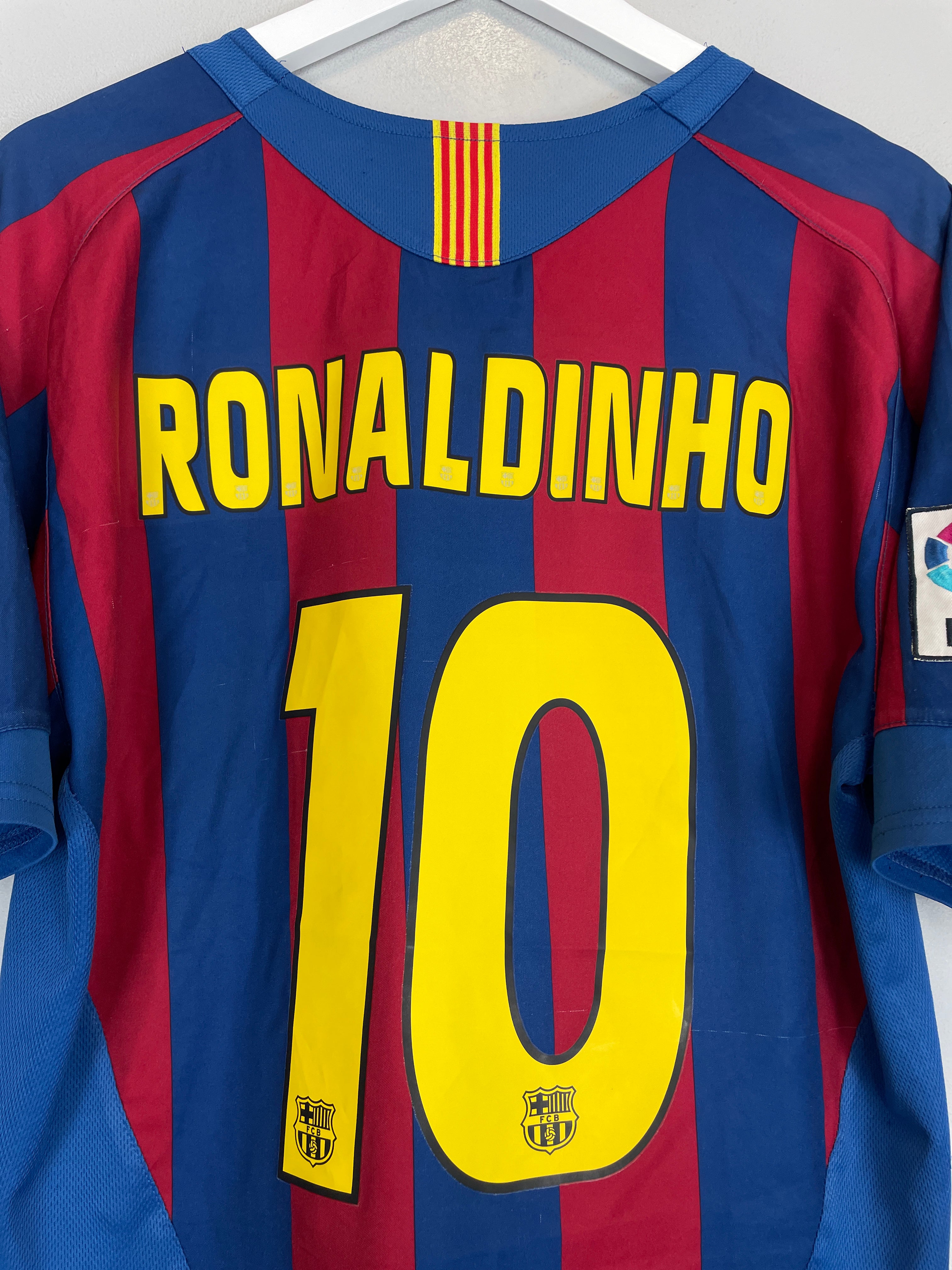 Shop 2005/06 BARCELONA RONALDINHO #10 HOME SHIRT (L) NIKE, classic football shirts, vintage football shirts & retro soccer jerseys at Cult Kits