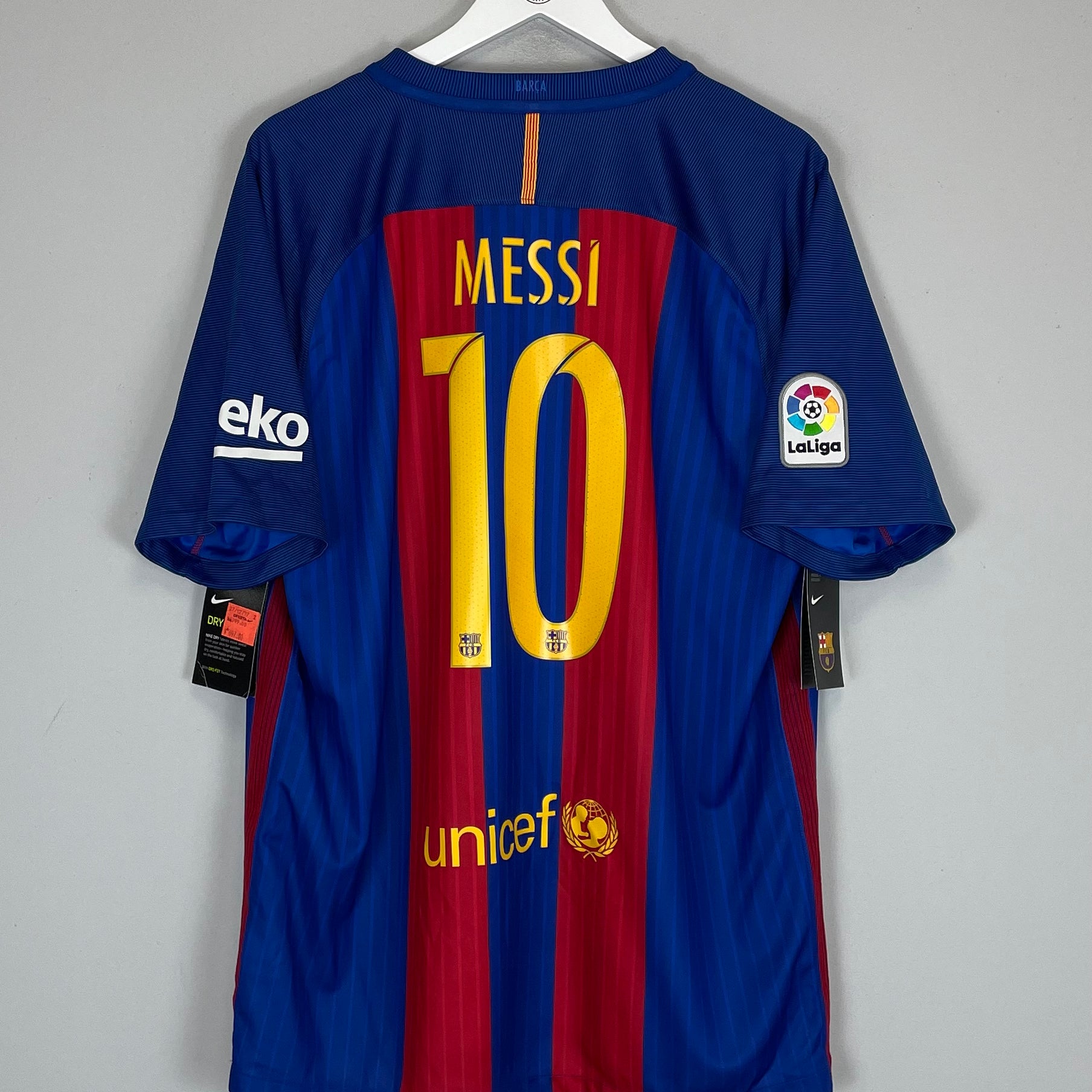 Shop 2016/17 BARCELONA MESSI #10 *BNWT* HOME SHIRT (XL) NIKE, classic football shirts, vintage football shirts & retro soccer jerseys at Cult Kits
