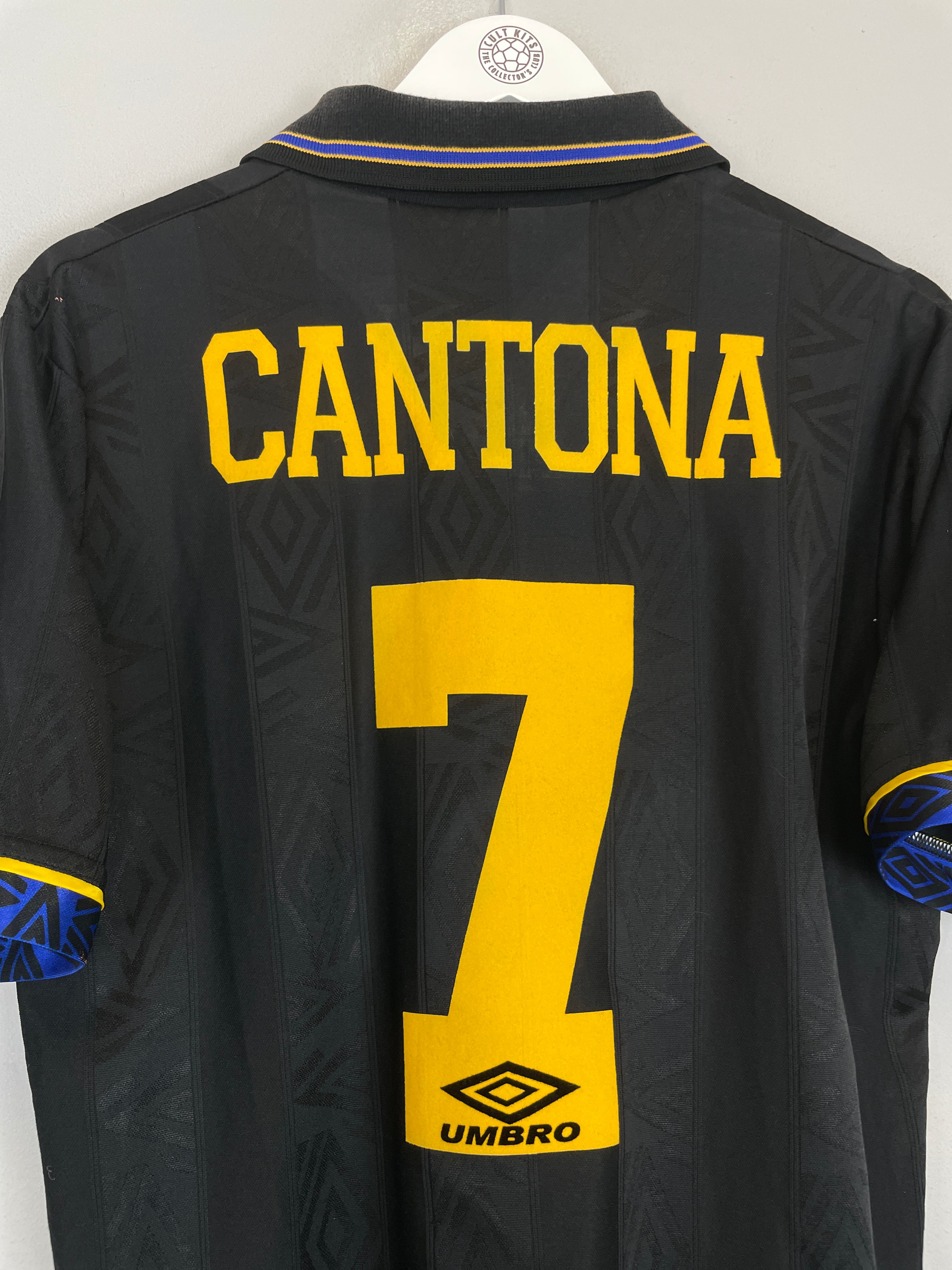 Shop 1993/94 MANCHESTER UNITED CANTONA #7 AWAY SHIRT (M) UMBRO, classic football shirts, vintage football shirts & retro soccer jerseys at Cult Kits