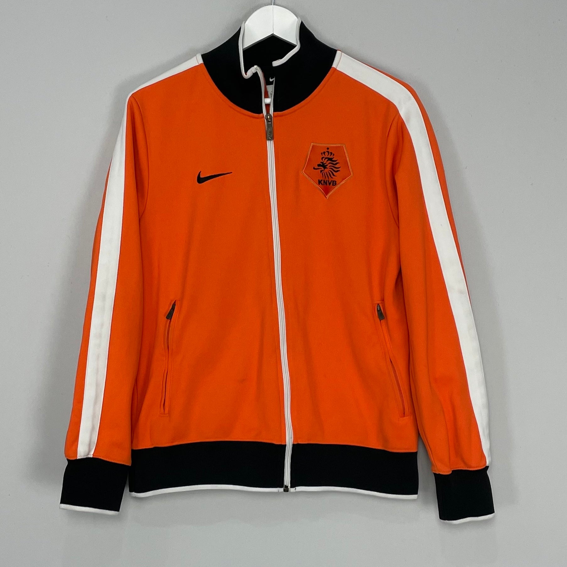 Shop 2010/11 NETHERLANDS TRACK JACKET (M) NIKE, classic football shirts, vintage football shirts & retro soccer jerseys at Cult Kits