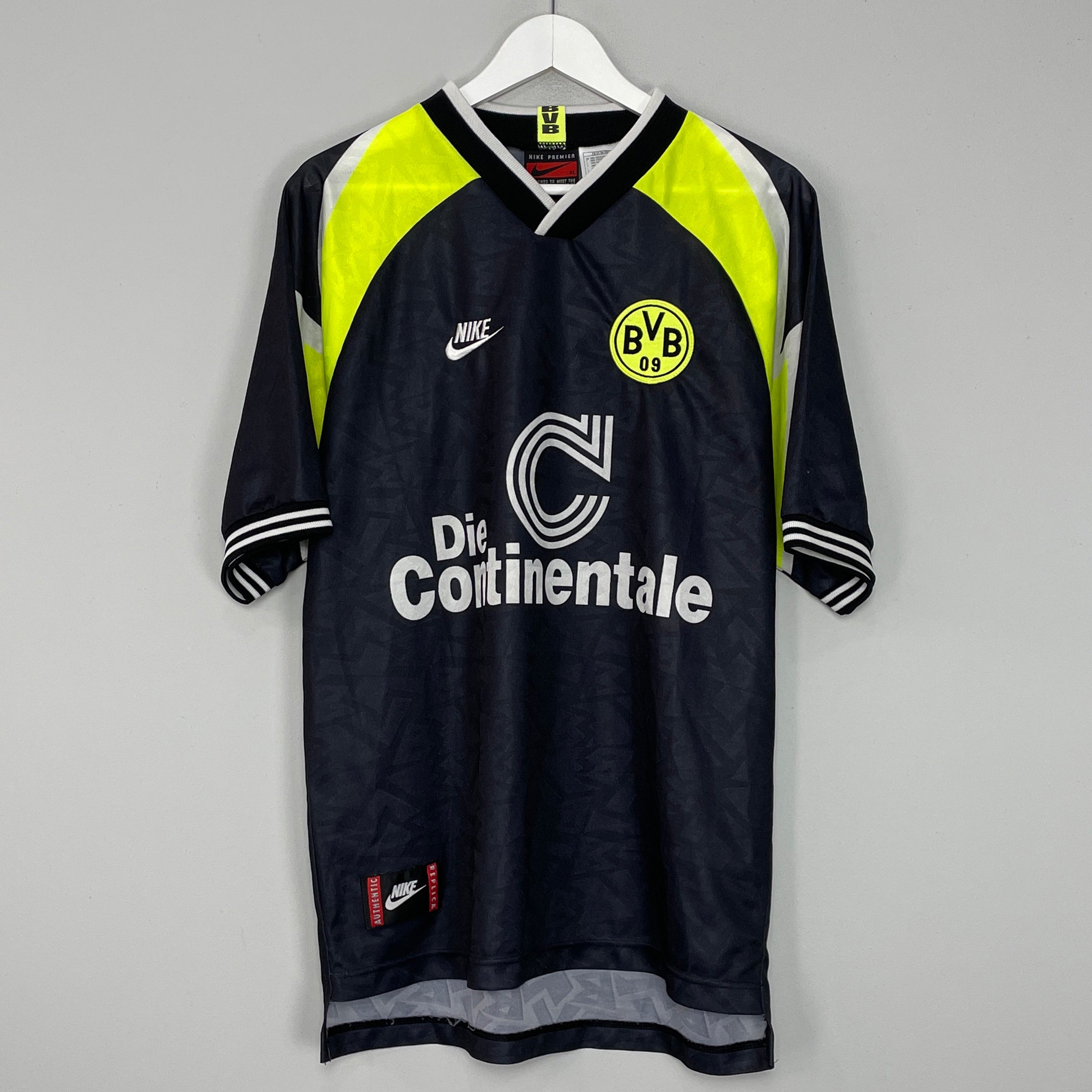 Shop 1995/96 DORTMUND AWAY SHIRT (XL) NIKE, classic football shirts, vintage football shirts & retro soccer jerseys at Cult Kits