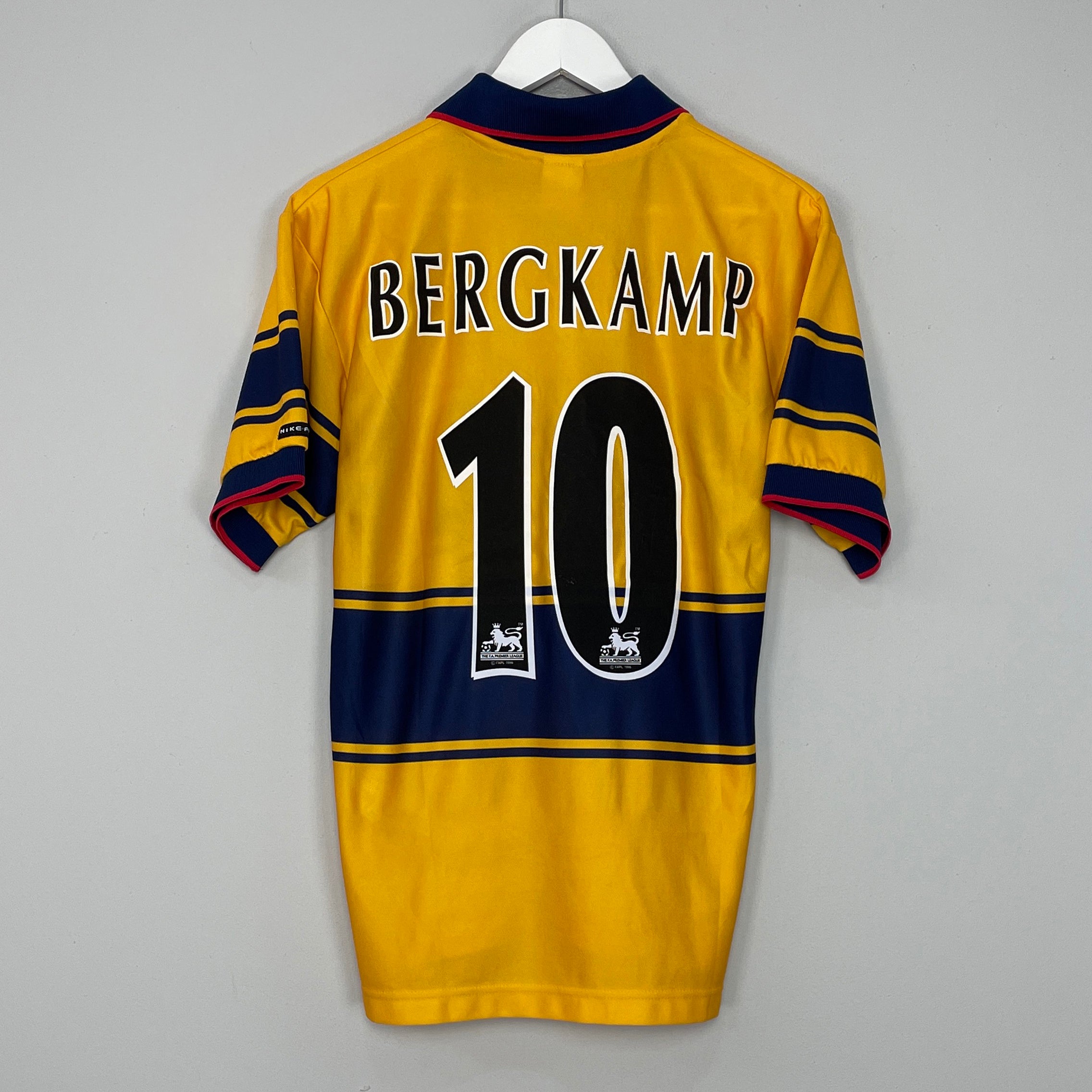 Shop 1997/99 ARSENAL BERGKAMP #10 AWAY SHIRT (S) NIKE, classic football shirts, vintage football shirts & retro soccer jerseys at Cult Kits