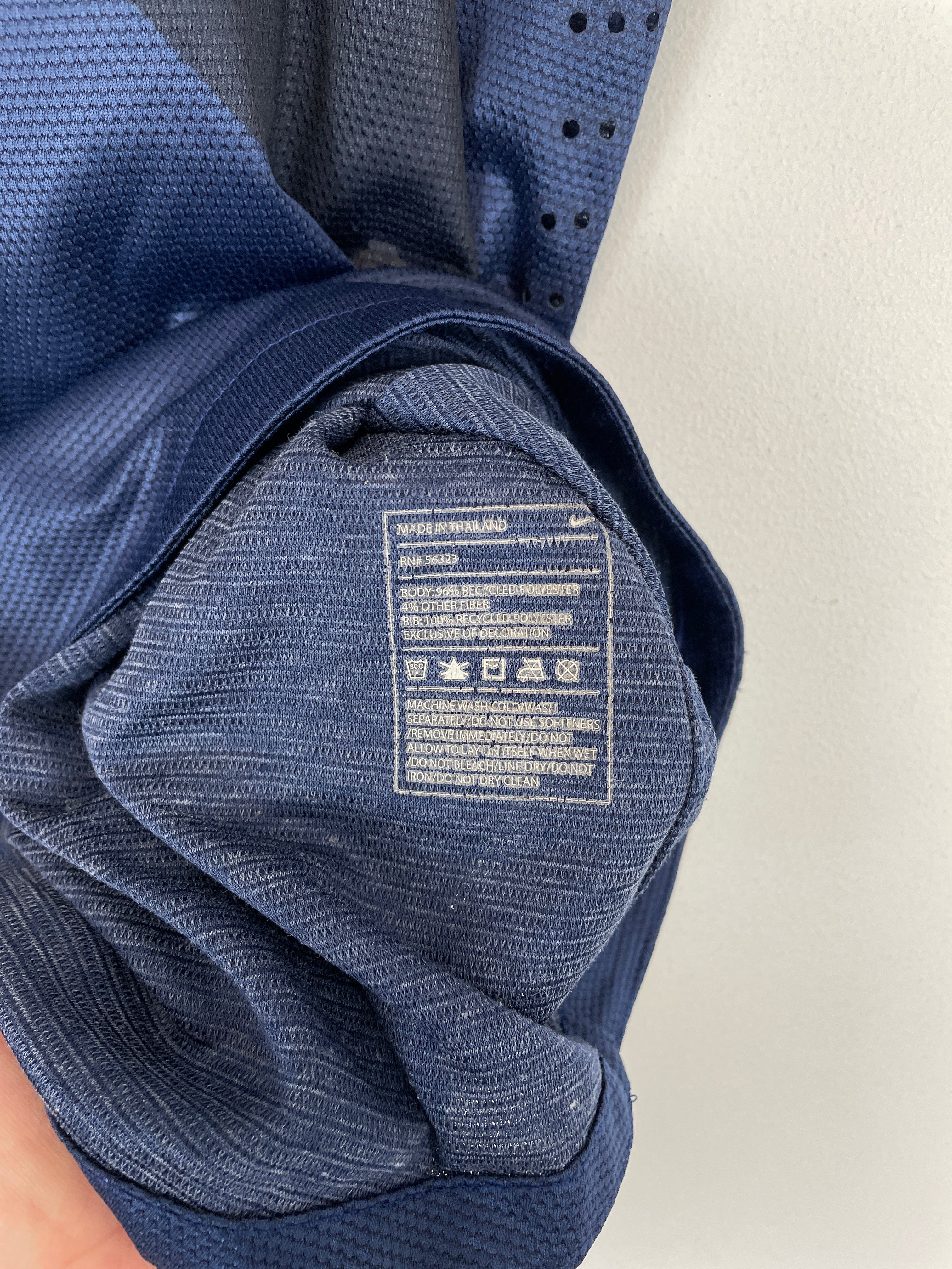 Shop 2012/14 USA DEMPSEY #8 *PLAYER ISSUE* AWAY SHIRT (M) NIKE, classic football shirts, vintage football shirts & retro soccer jerseys at Cult Kits