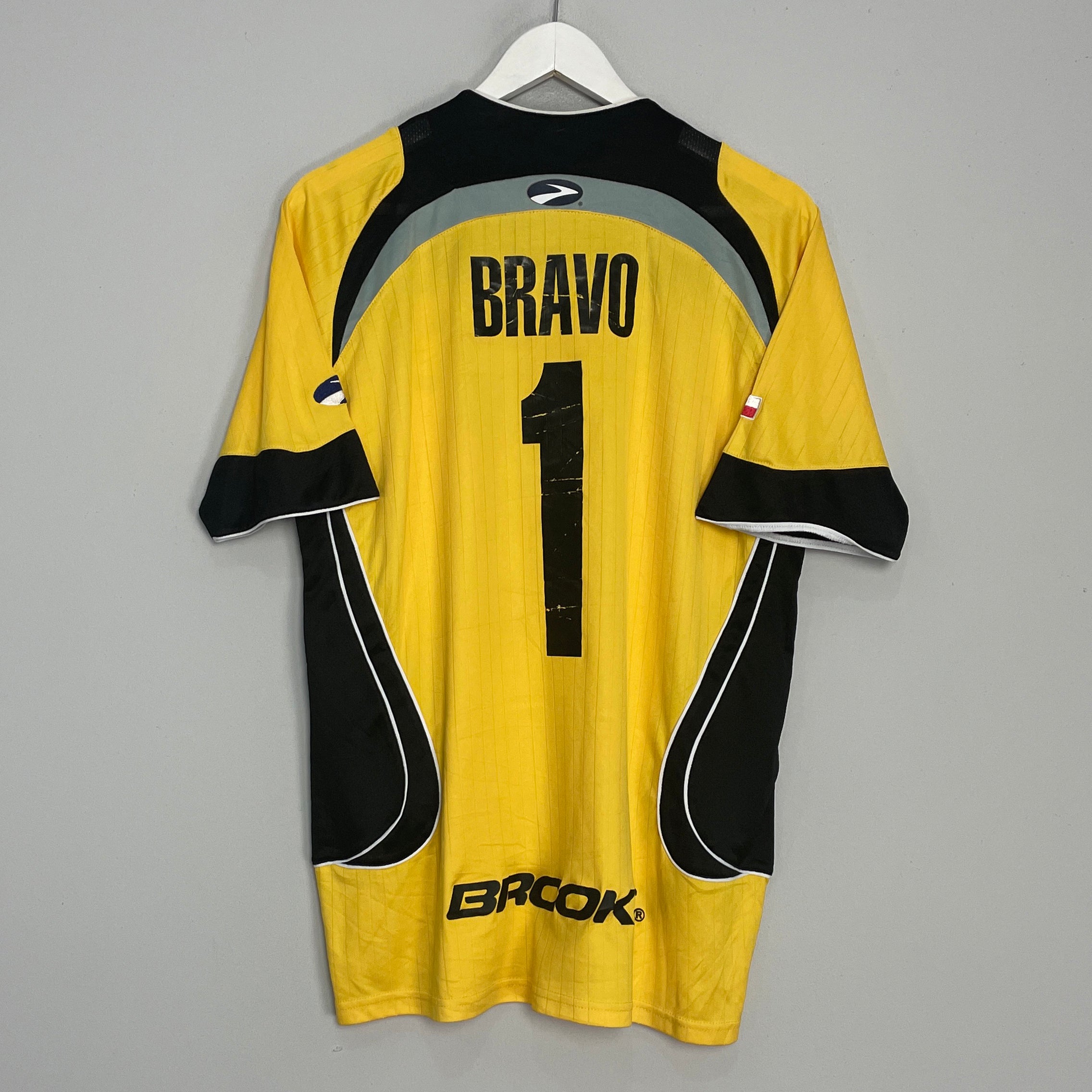 Shop 2007/08 CHILE BRAVO #1 GK SHIRT (XL) BROOKS, classic football shirts, vintage football shirts & retro soccer jerseys at Cult Kits