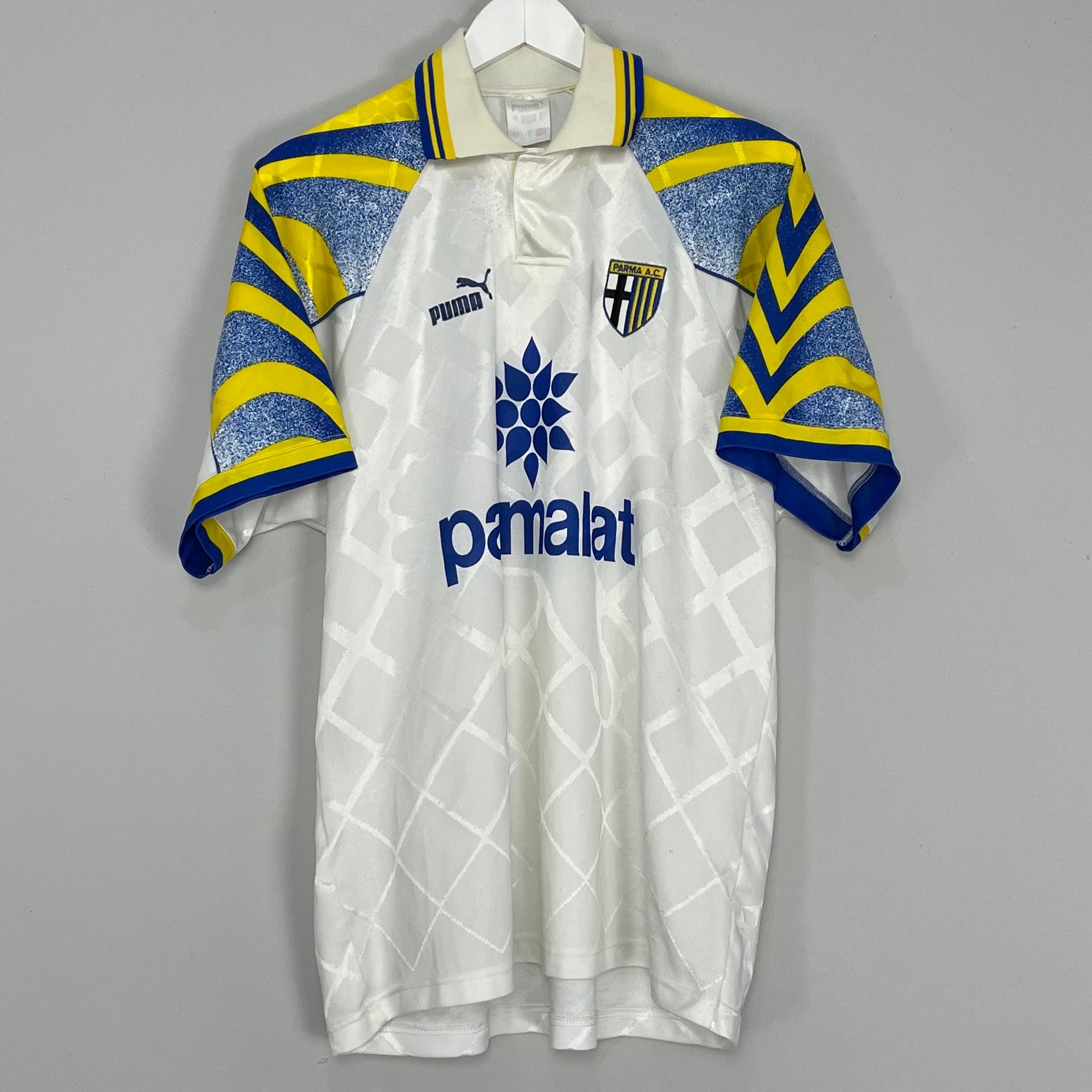 Shop 1995/96 PARMA HOME SHIRT (L) PUMA, classic football shirts, vintage football shirts & retro soccer jerseys at Cult Kits