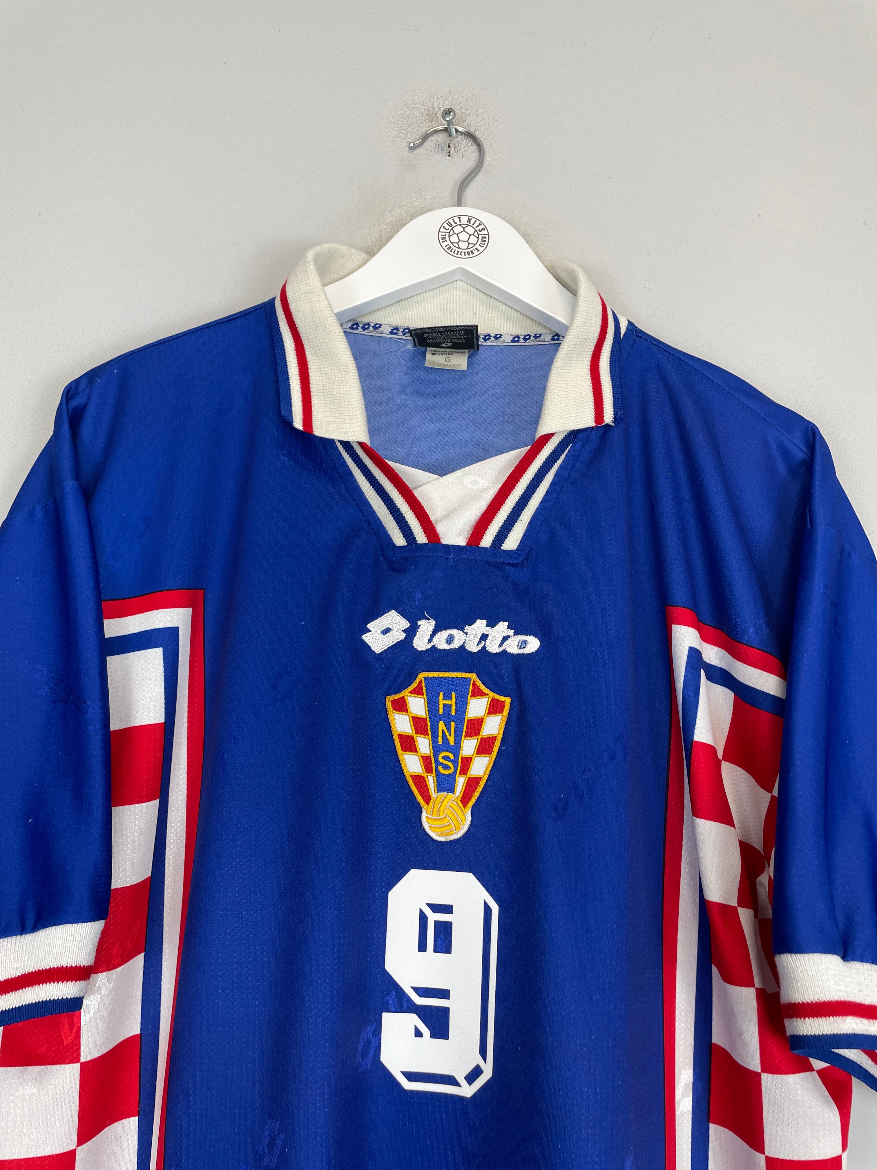 Shop 1998/01 CROATIA SUKER #9 AWAY SHIRT (L) LOTTO, classic football shirts, vintage football shirts & retro soccer jerseys at Cult Kits