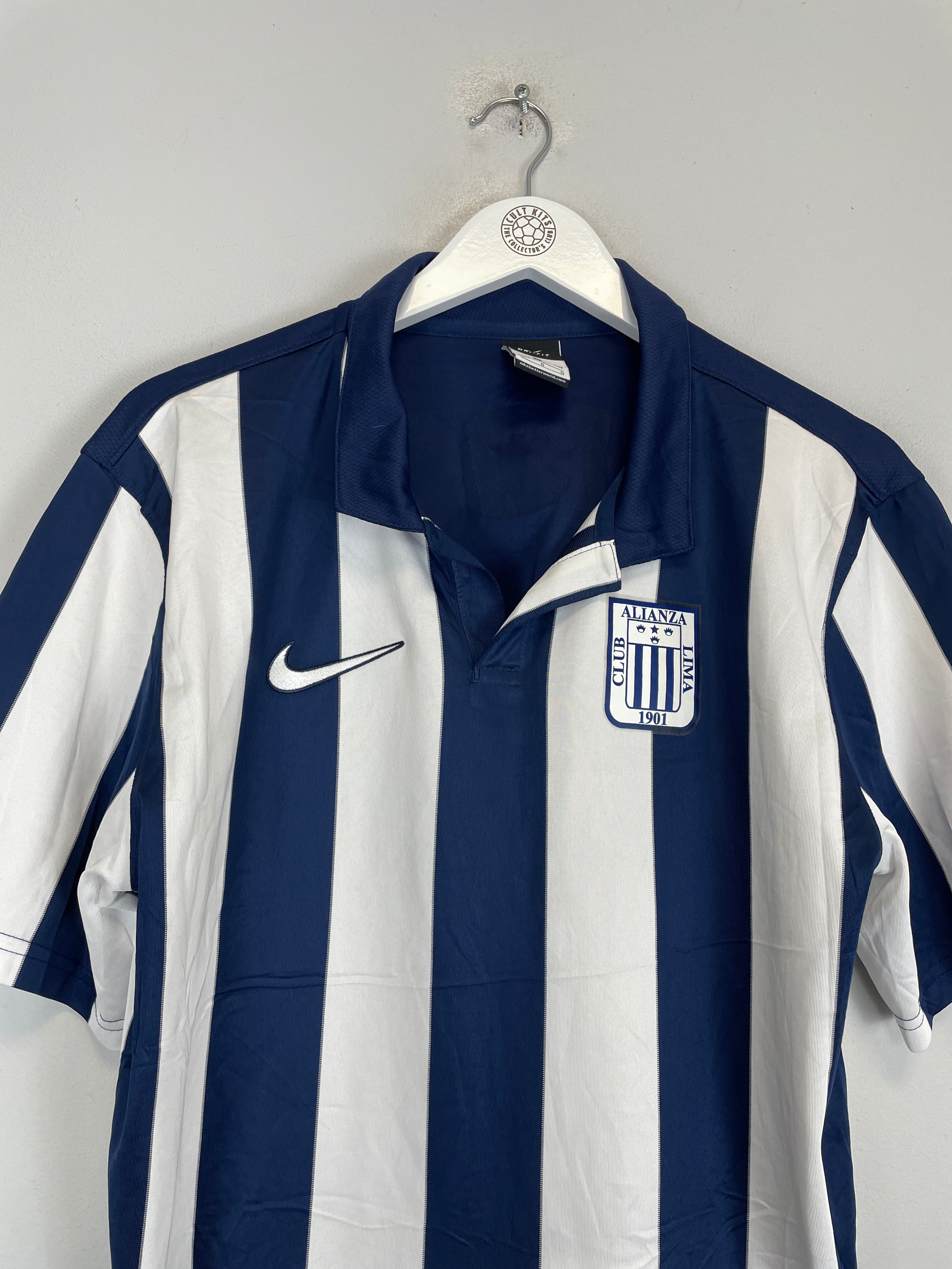 Shop 2013/14 ALIANZA LIMA HOME SHIRT (L) NIKE, classic football shirts, vintage football shirts & retro soccer jerseys at Cult Kits