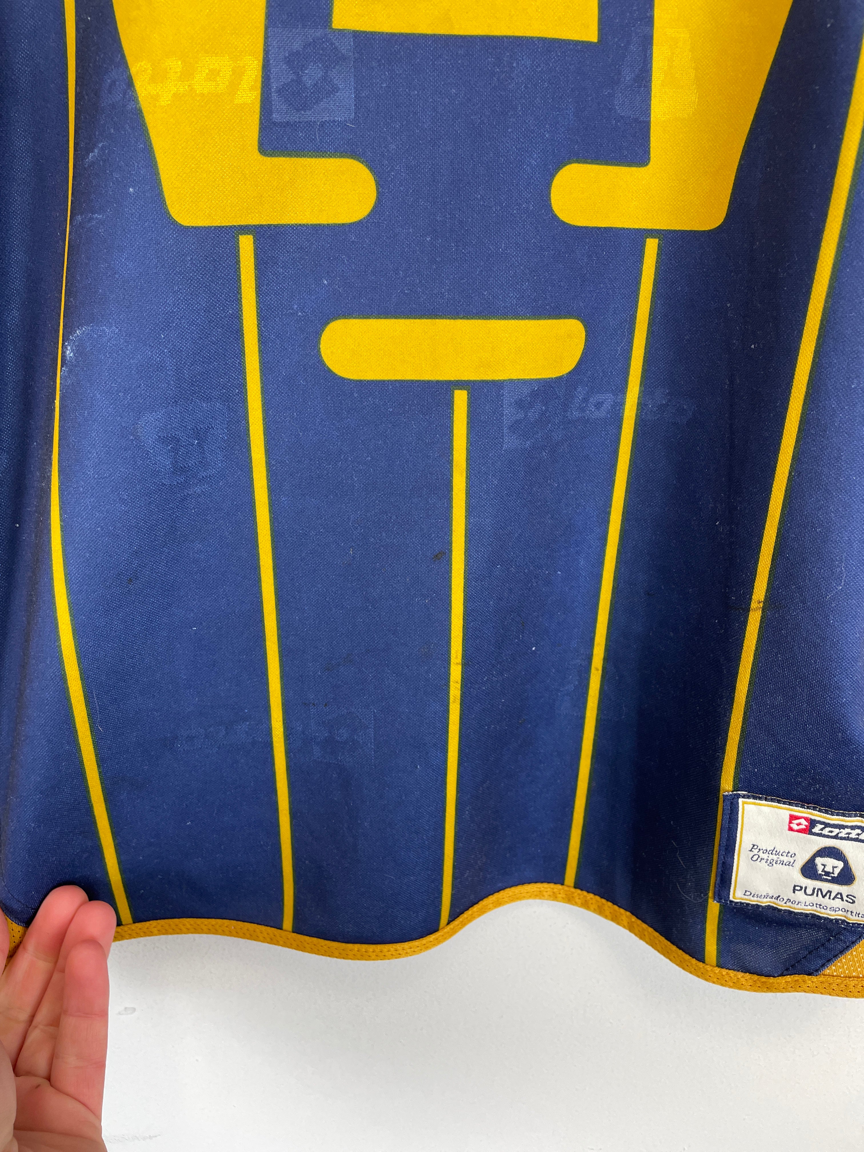 Shop 2003/04 UNAM PUMAS HOME SHIRT (M) LOTTO, classic football shirts, vintage football shirts & retro soccer jerseys at Cult Kits