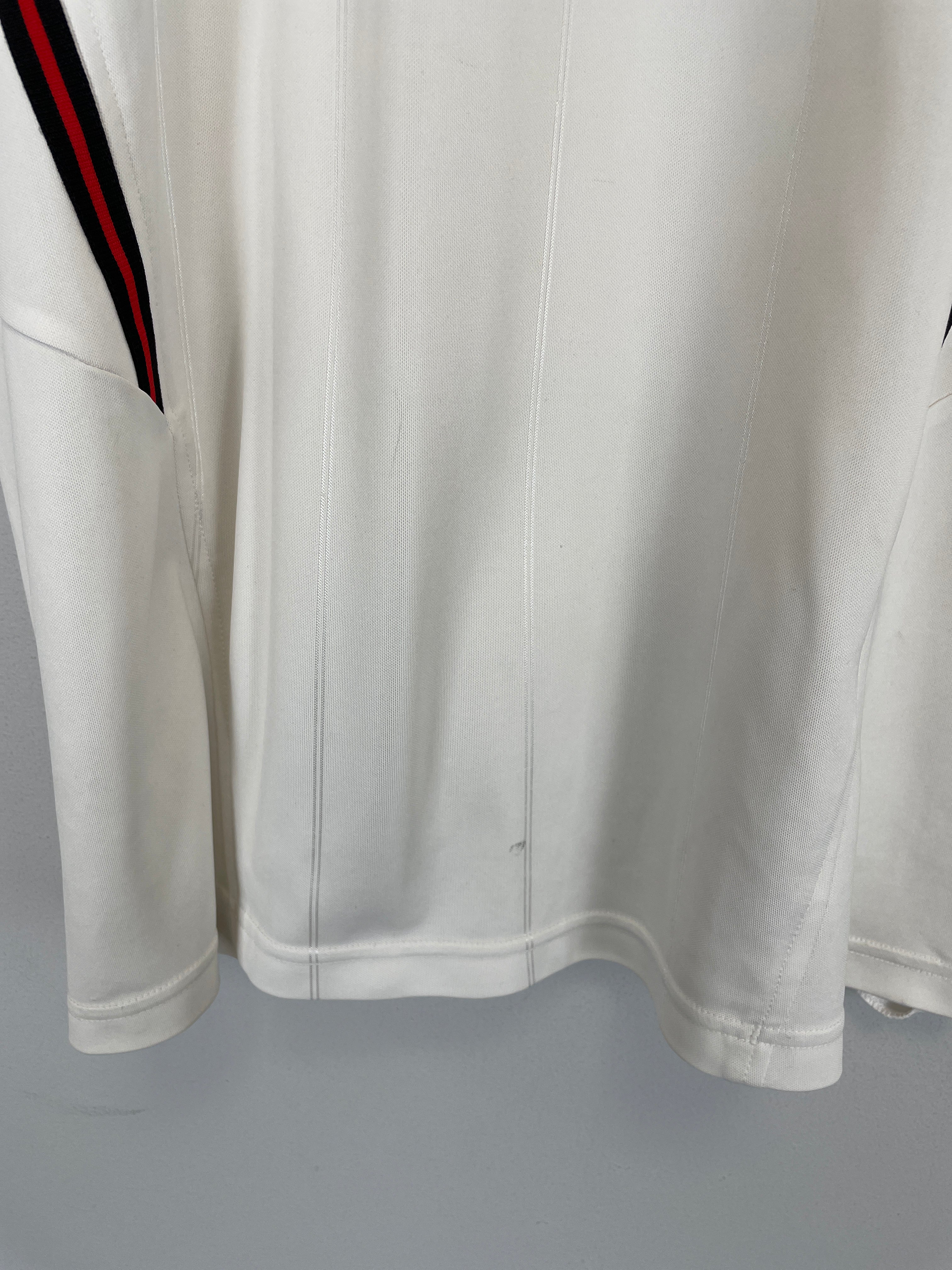 Shop 2003/05 LIVERPOOL HESKEY #8 AWAY SHIRT (L) REEBOK, classic football shirts, vintage football shirts & retro soccer jerseys at Cult Kits