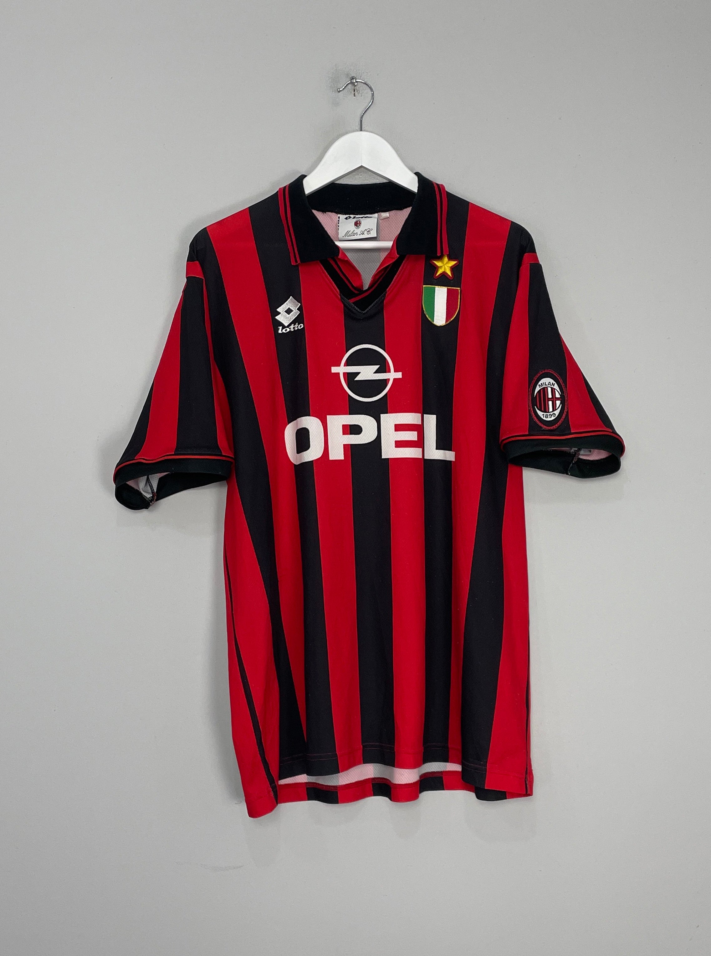 Shop 1996/97 AC MILAN HOME SHIRT (XL) LOTTO, classic football shirts, vintage football shirts & retro soccer jerseys at Cult Kits