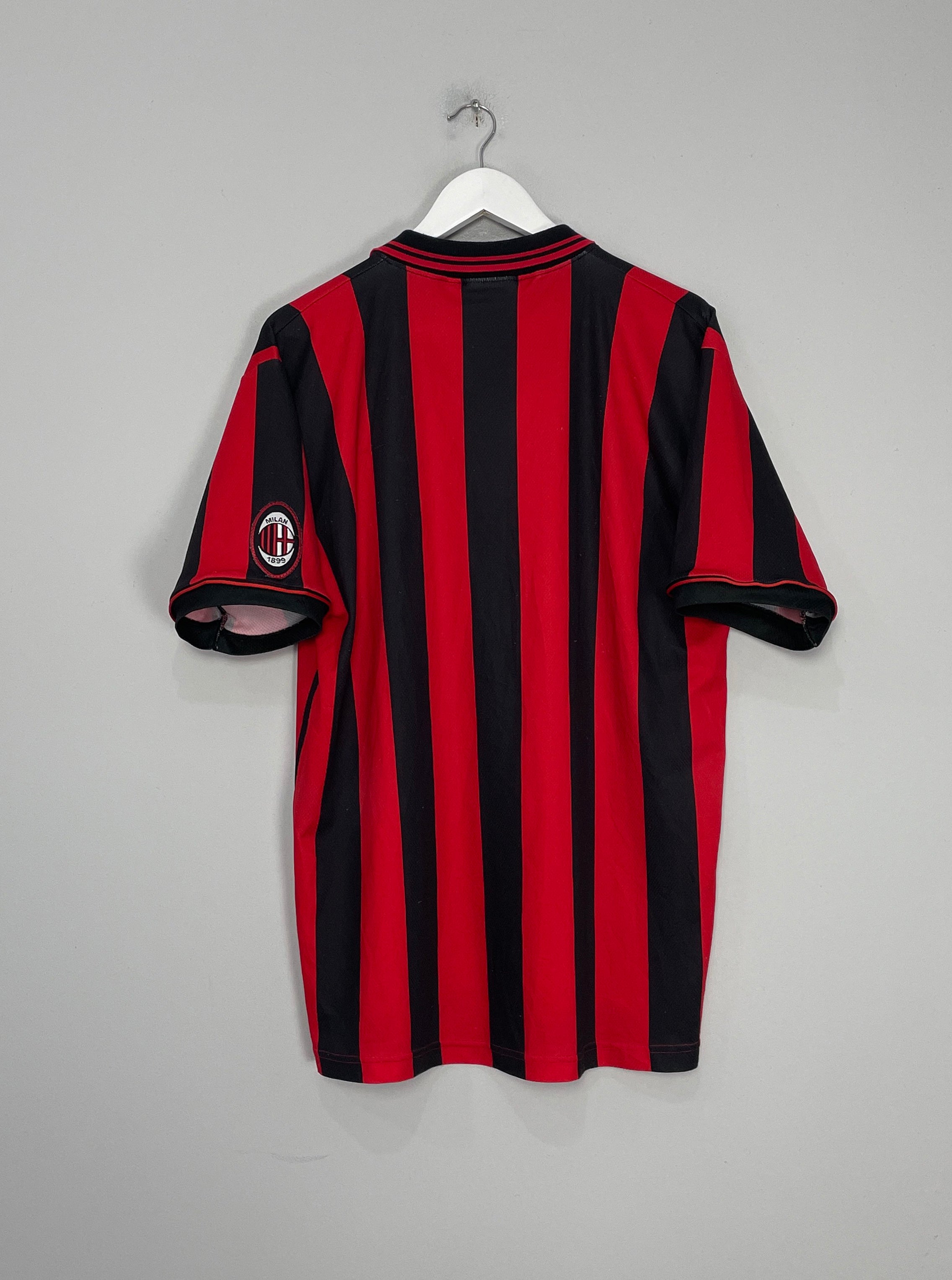 Shop 1996/97 AC MILAN HOME SHIRT (XL) LOTTO, classic football shirts, vintage football shirts & retro soccer jerseys at Cult Kits