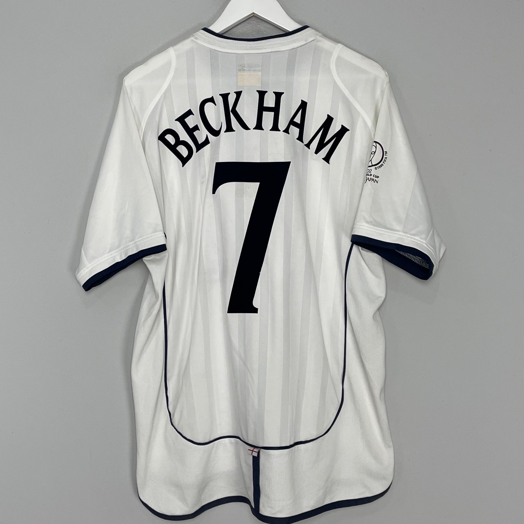Shop 2001/03 ENGLAND BECKHAM #7 HOME SHIRT (L) UMBRO, classic football shirts, vintage football shirts & retro soccer jerseys at Cult Kits