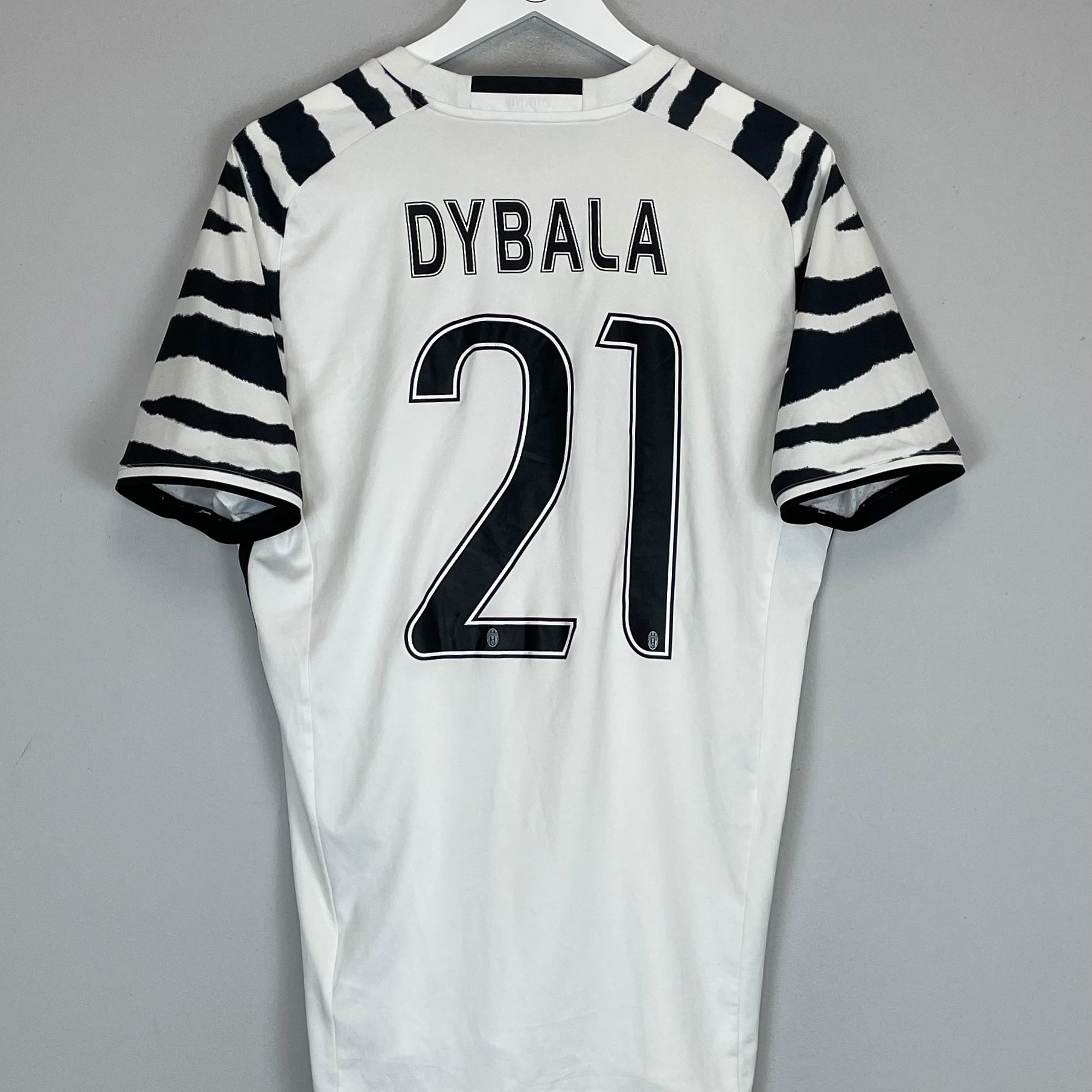 Shop 2016/17 JUVENTUS DYBALA #21 HOME SHIRT (M) ADIDAS, classic football shirts, vintage football shirts & retro soccer jerseys at Cult Kits