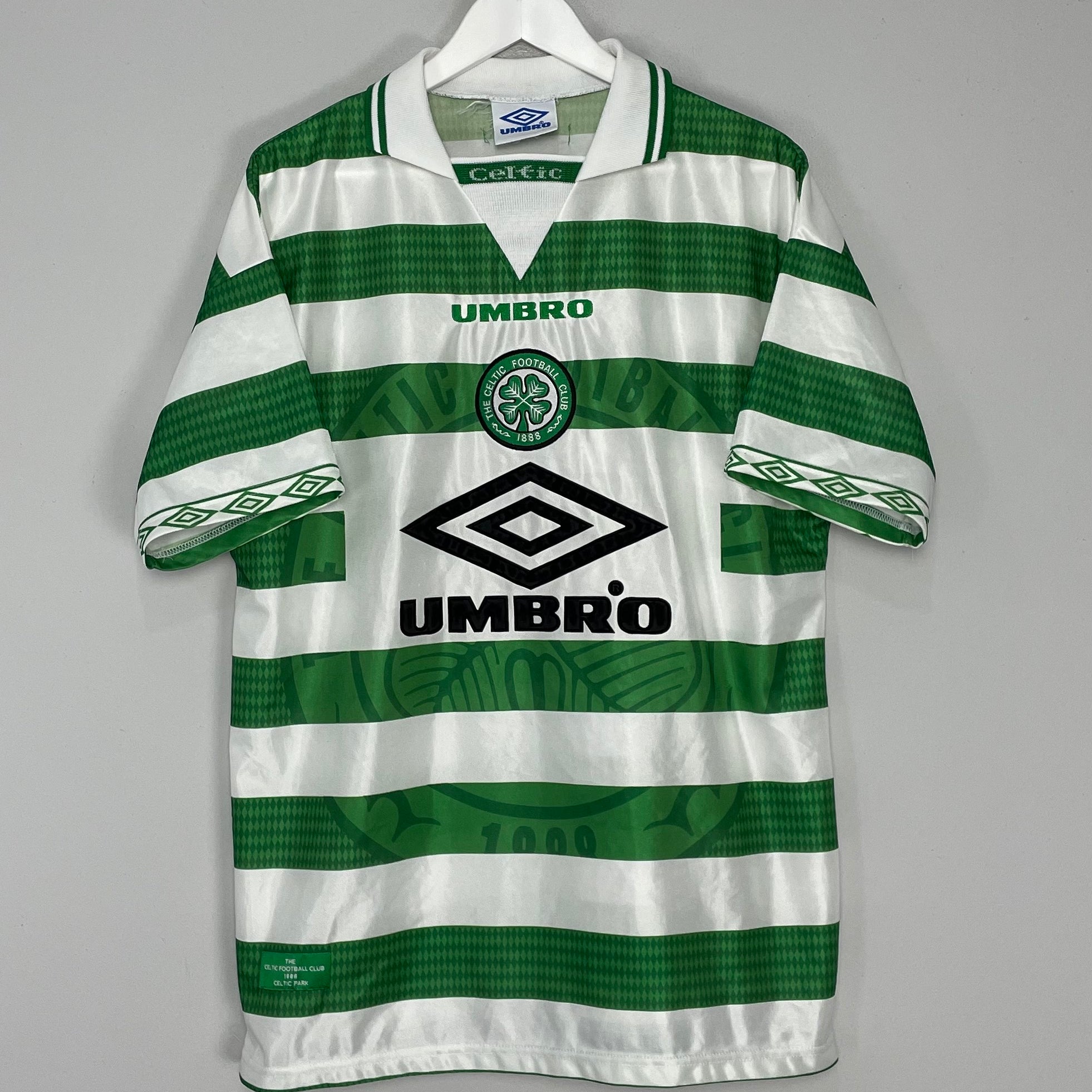 Shop 1997/99 CELTIC HOME SHIRT (L) UMBRO, classic football shirts, vintage football shirts & retro soccer jerseys at Cult Kits