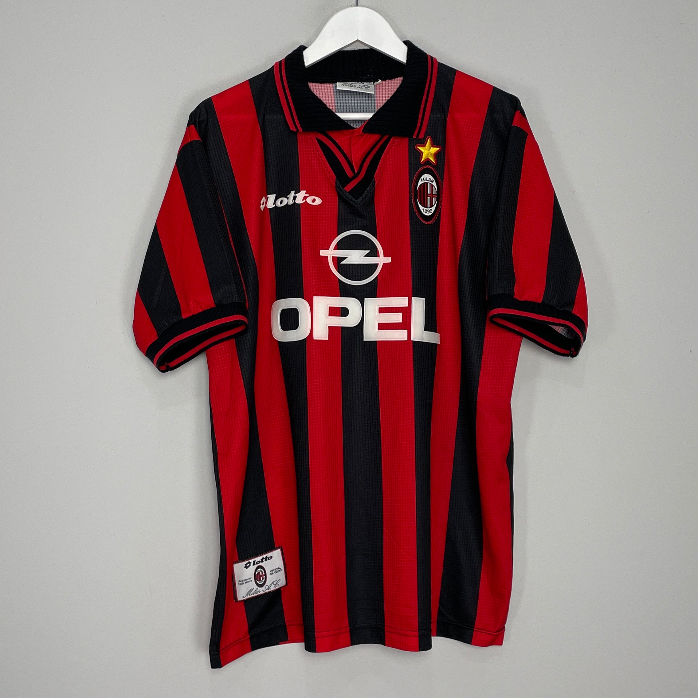 Shop 1997/98 AC MILAN HOME SHIRT (XL) LOTTO, classic football shirts, vintage football shirts & retro soccer jerseys at Cult Kits