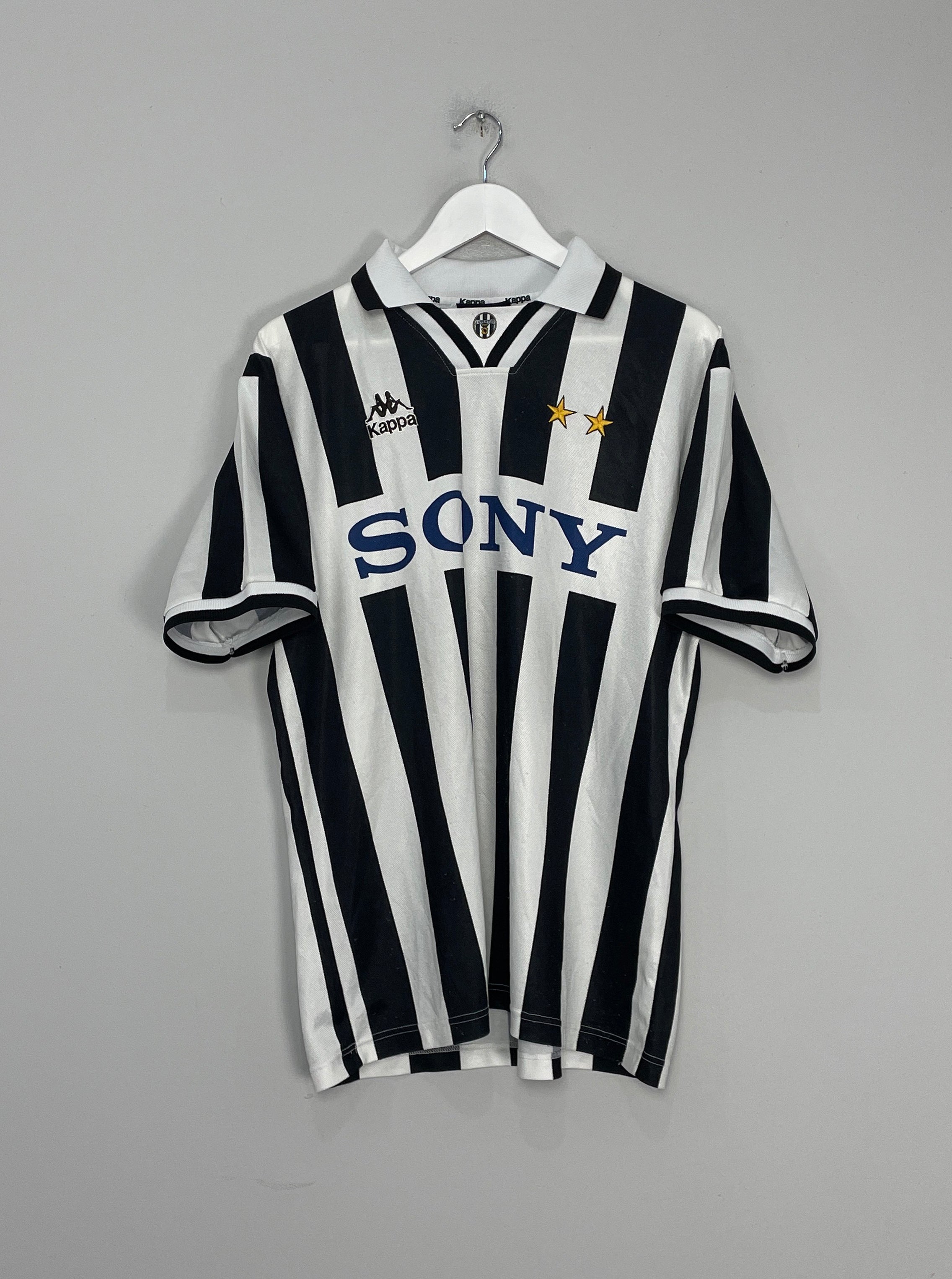 Shop 1995/97 JUVENTUS HOME SHIRT (L) KAPPA, classic football shirts, vintage football shirts & retro soccer jerseys at Cult Kits