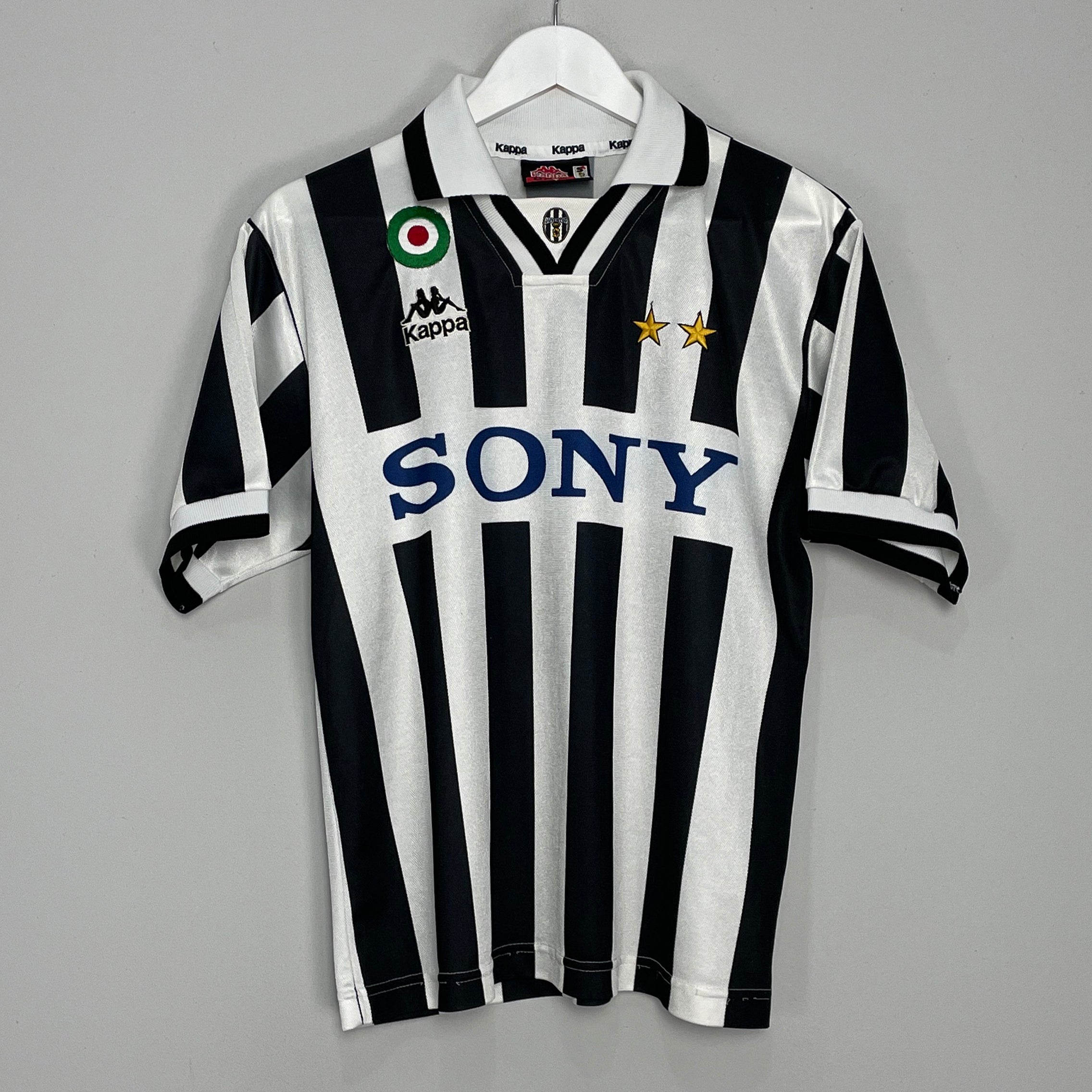 Shop 1995/97 JUVENTUS HOME SHIRT (S) KAPPA, classic football shirts, vintage football shirts & retro soccer jerseys at Cult Kits