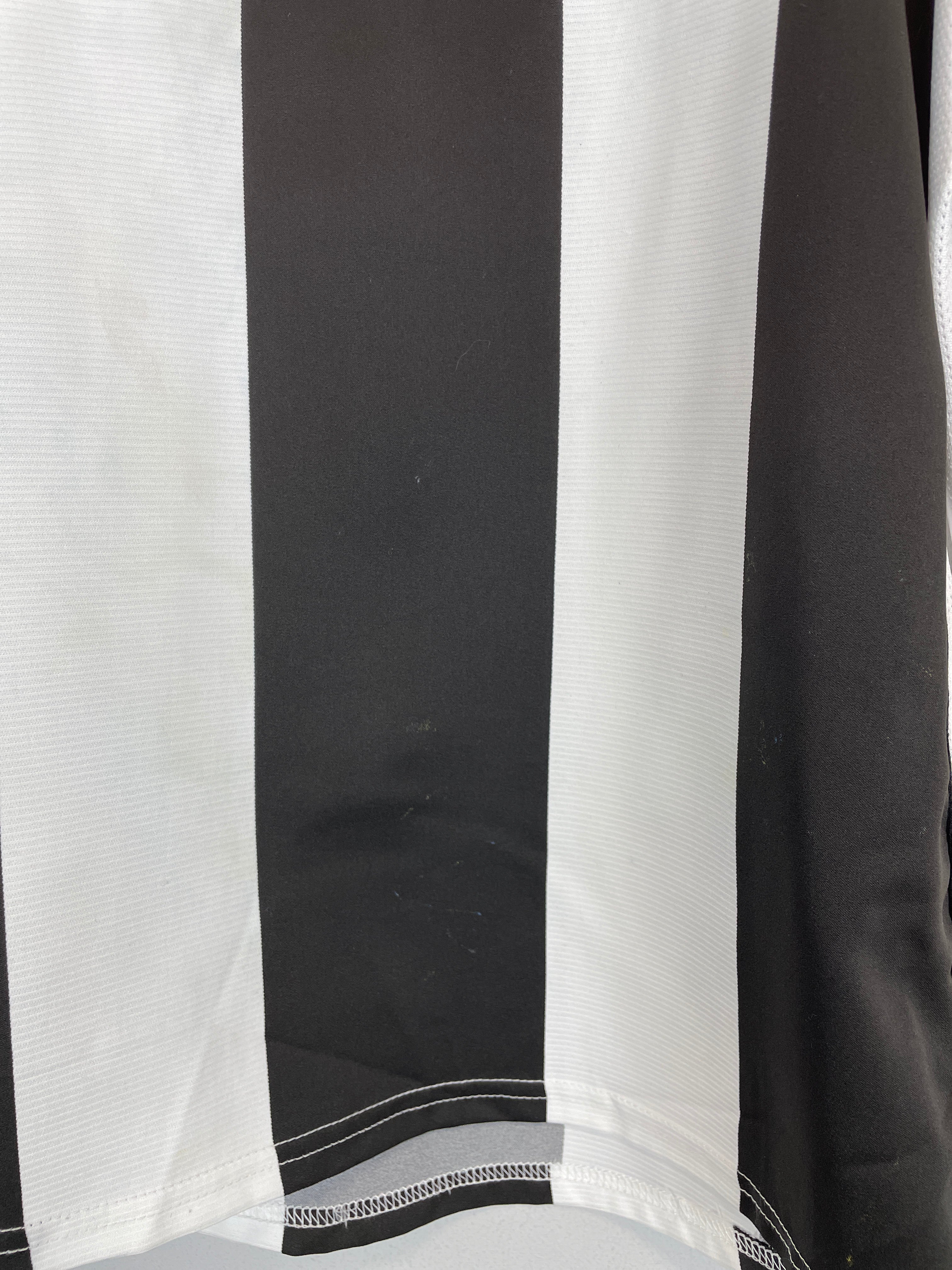 Shop 2004/05 JUVENTUS DEL PIERO #10 *BNWT* HOME SHIRT (L) NIKE, classic football shirts, vintage football shirts & retro soccer jerseys at Cult Kits