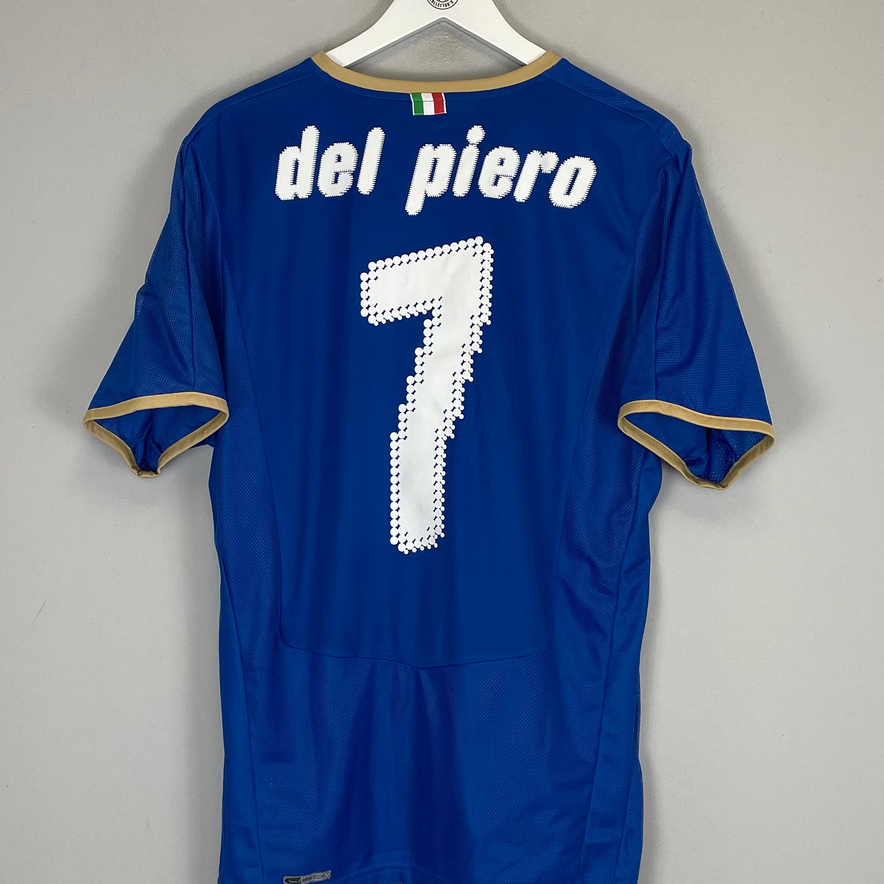 Shop 2008/09 ITALY DEL PIERO #7 HOME SHIRT (L) PUMA, classic football shirts, vintage football shirts & retro soccer jerseys at Cult Kits