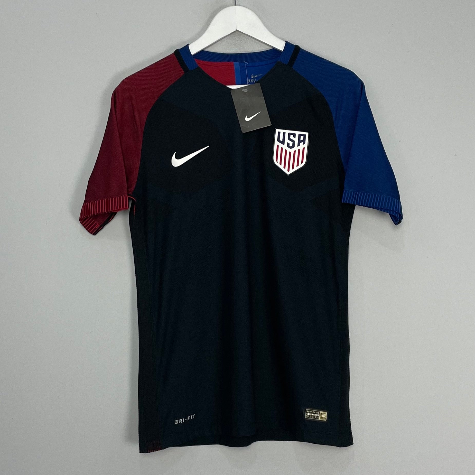Shop 2015/16 USA *BNWT* PLAYER ISSUE* AWAY SHIRT (M) NIKE, classic football shirts, vintage football shirts & retro soccer jerseys at Cult Kits