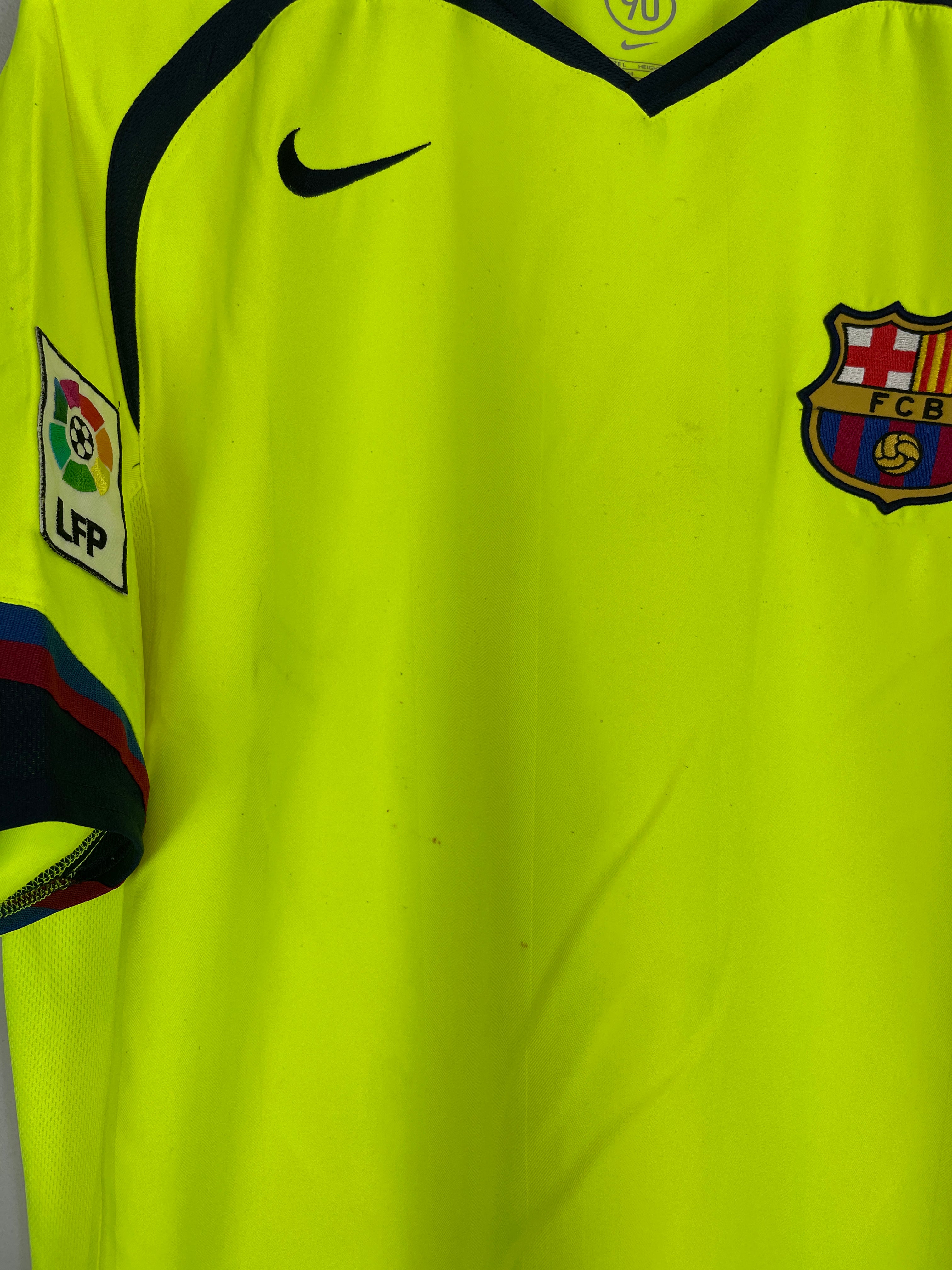 Shop 2005/06 BARCELONA AWAY SHIRT (L) NIKE, classic football shirts, vintage football shirts & retro soccer jerseys at Cult Kits