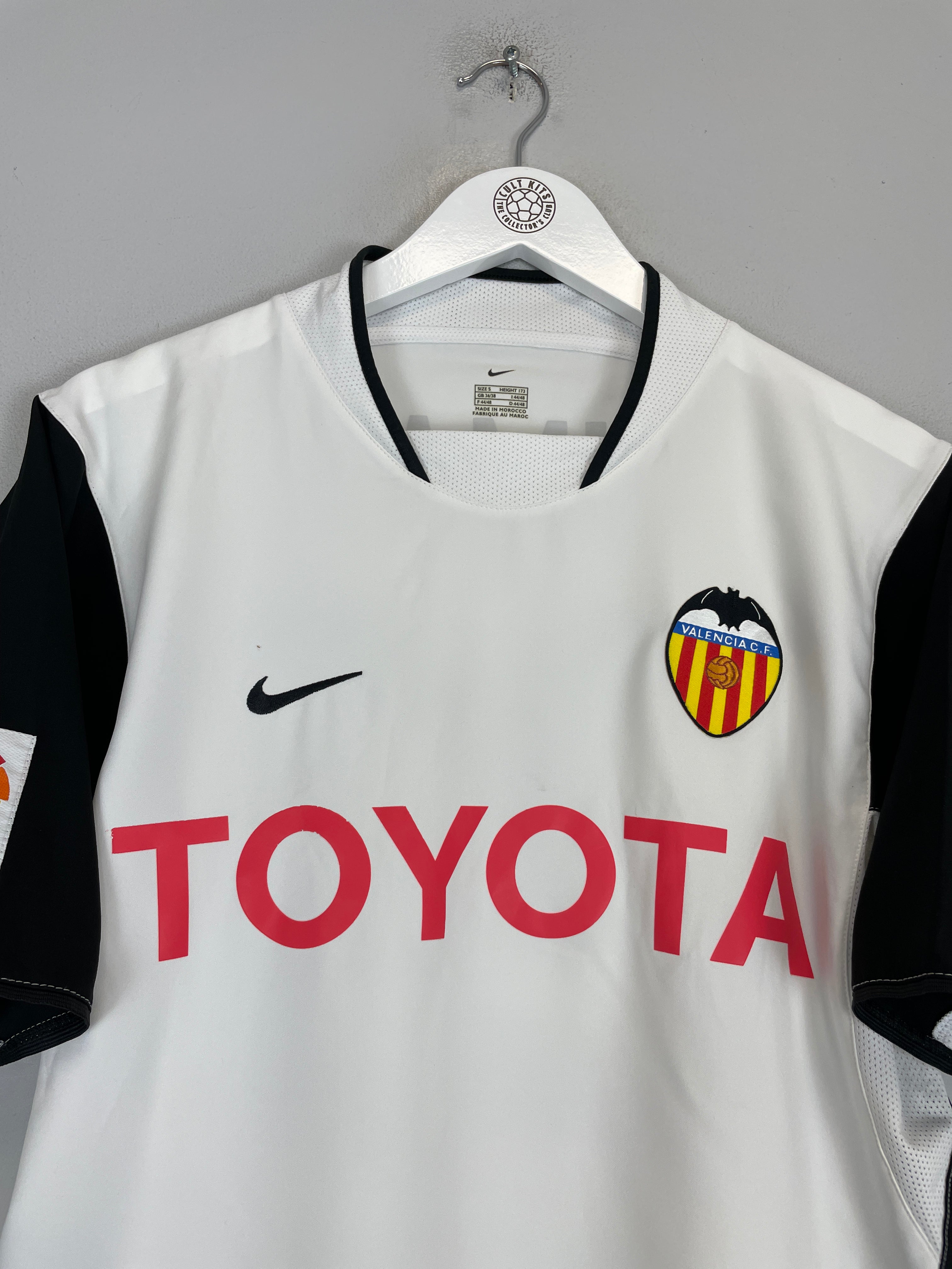 Shop 2004/05 VALENCIA AIMAR #21 HOME SHIRT (S) NIKE, classic football shirts, vintage football shirts & retro soccer jerseys at Cult Kits