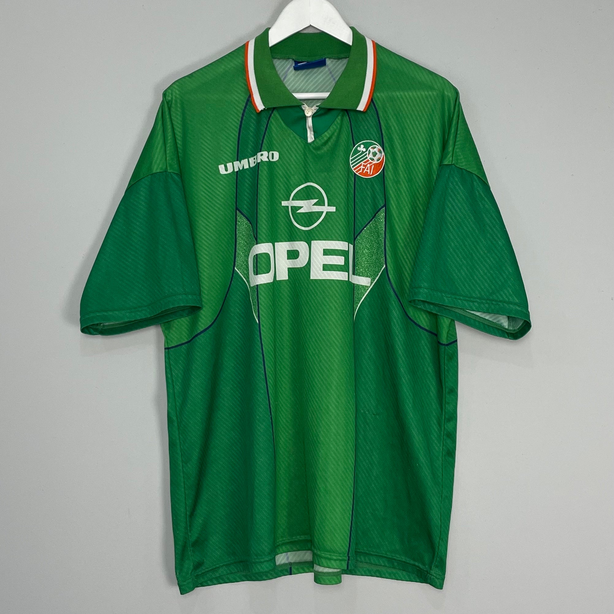 Shop 1994/95 IRELAND HOME SHIRT (XXL) UMBRO, classic football shirts, vintage football shirts & retro soccer jerseys at Cult Kits