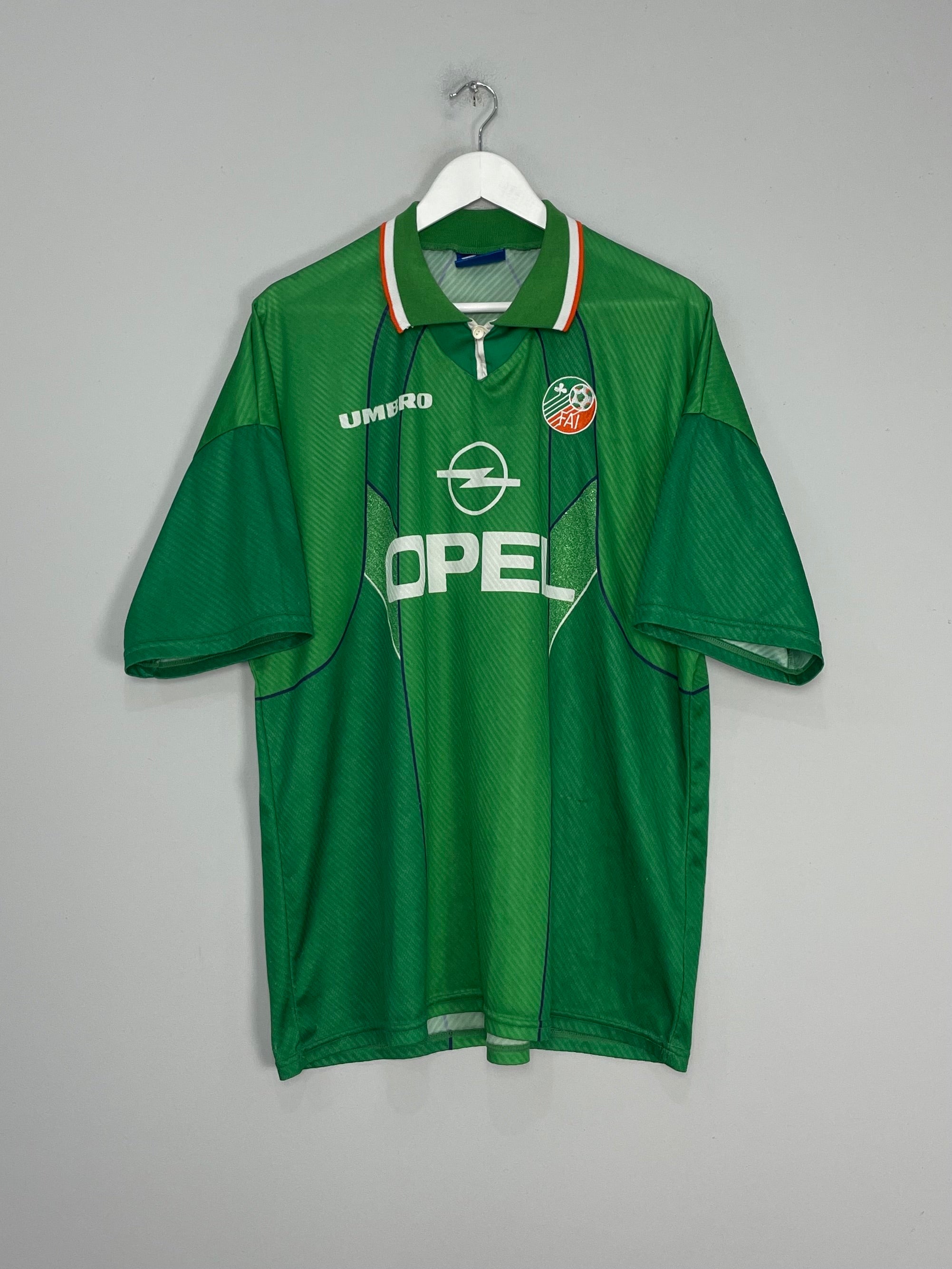 Shop 1994/95 IRELAND HOME SHIRT (XXL) UMBRO, classic football shirts, vintage football shirts & retro soccer jerseys at Cult Kits