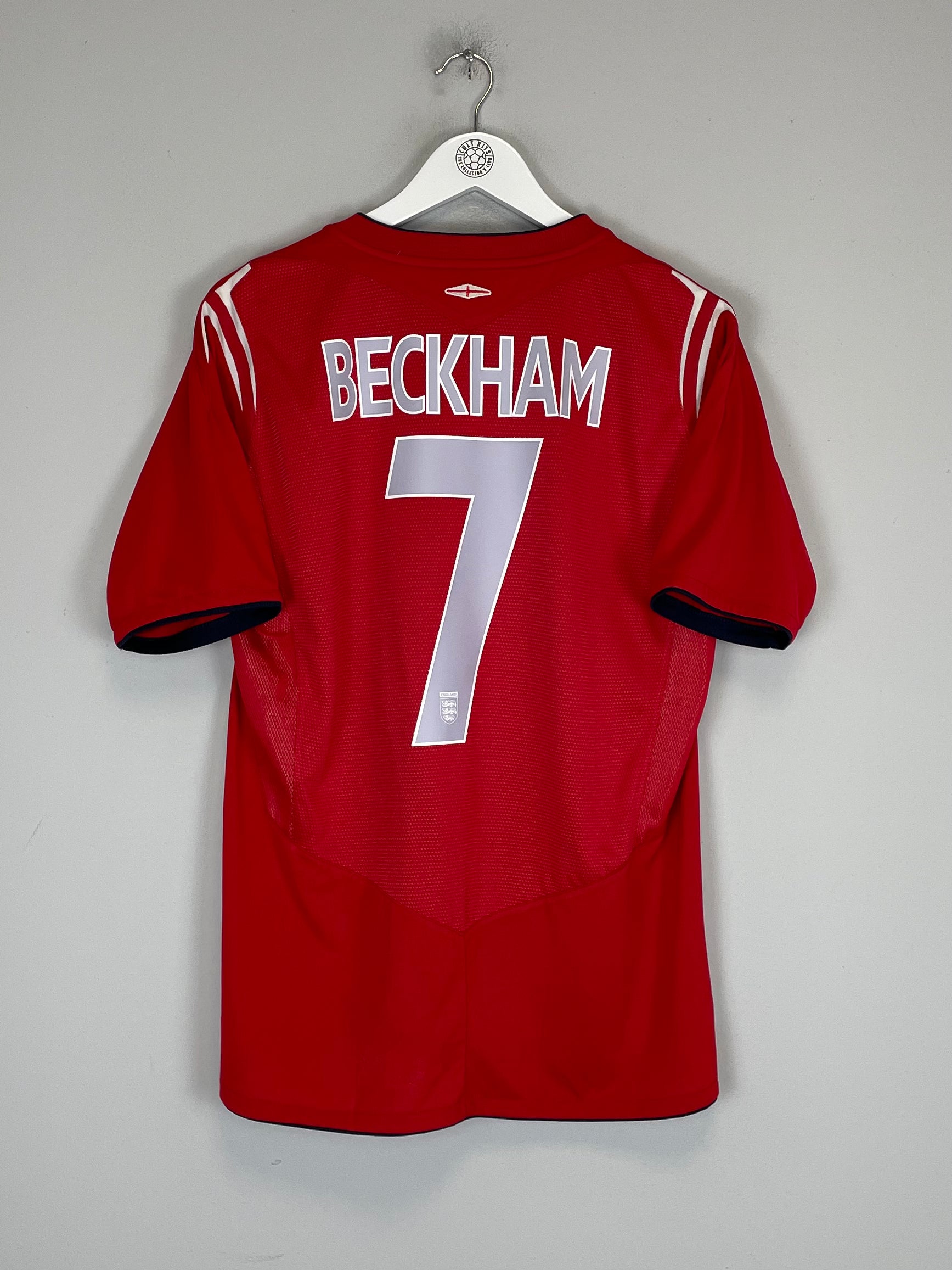 Shop 2004/06 ENGLAND BECKHAM #7 AWAY SHIRT (M) UMBRO, classic football shirts, vintage football shirts & retro soccer jerseys at Cult Kits