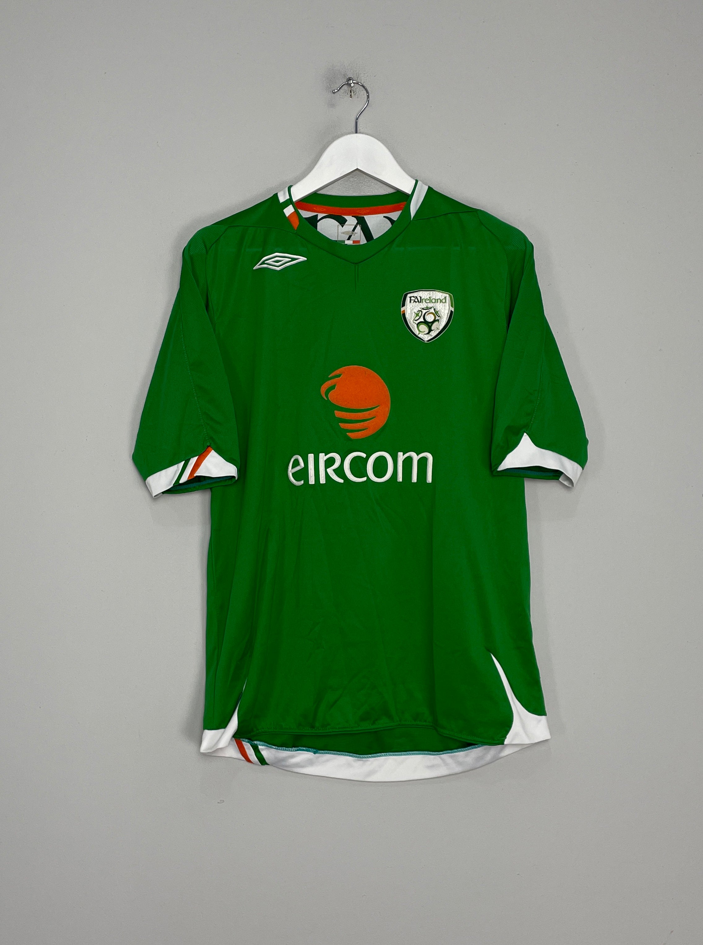 Shop 2006/07 IRELAND HOME SHIRT (L) UMBRO, classic football shirts, vintage football shirts & retro soccer jerseys at Cult Kits