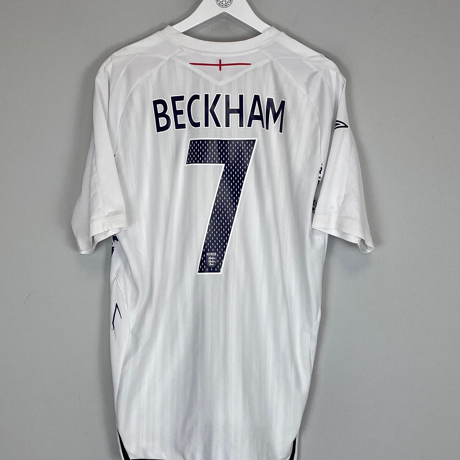 Shop 2007/09 ENGLAND BECKHAM #7 HOME SHIRT (XL) UMBRO, classic football shirts, vintage football shirts & retro soccer jerseys at Cult Kits