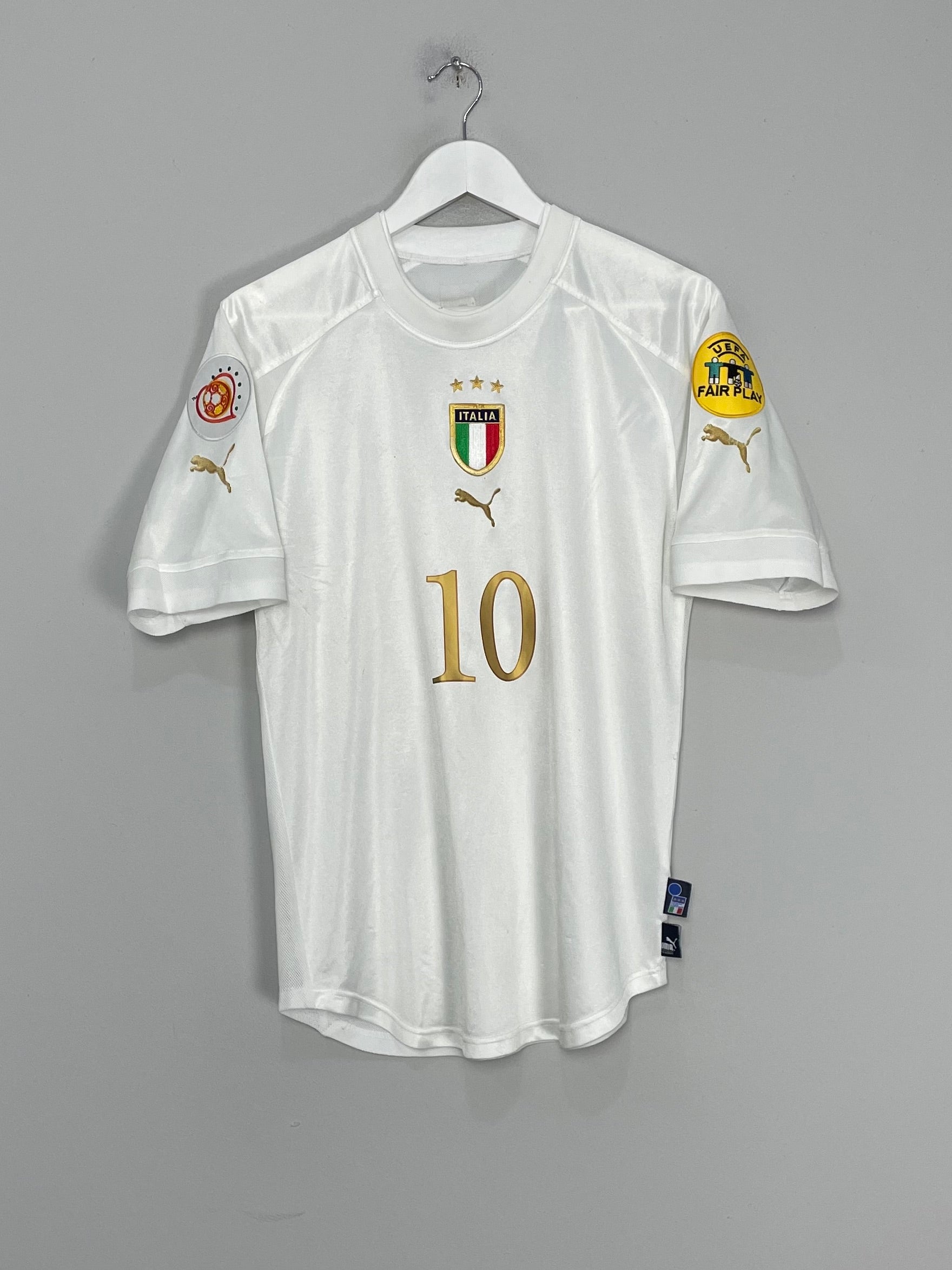 Shop 2004/06 ITALY TOTTI #10 AWAY SHIRT (S) PUMA, classic football shirts, vintage football shirts & retro soccer jerseys at Cult Kits