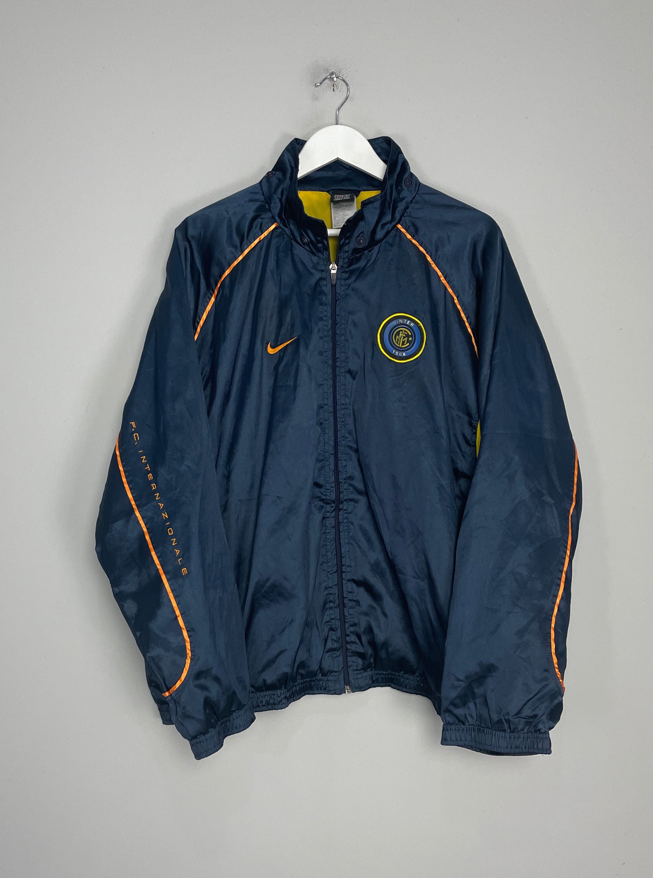 Shop 2001/02 INTER MILAN TRACK JACKET (M) NIKE, classic football shirts, vintage football shirts & retro soccer jerseys at Cult Kits