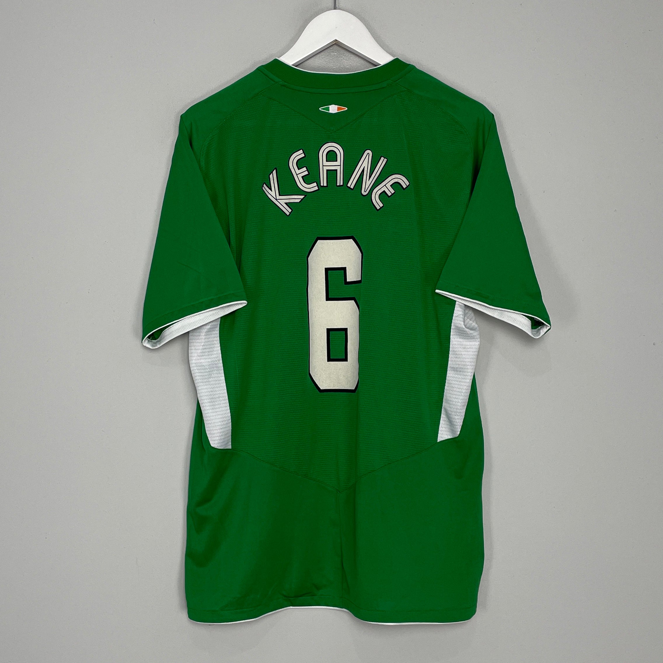 Shop 2004/06 IRELAND KEANE #6 HOME SHIRT (L) UMBRO, classic football shirts, vintage football shirts & retro soccer jerseys at Cult Kits