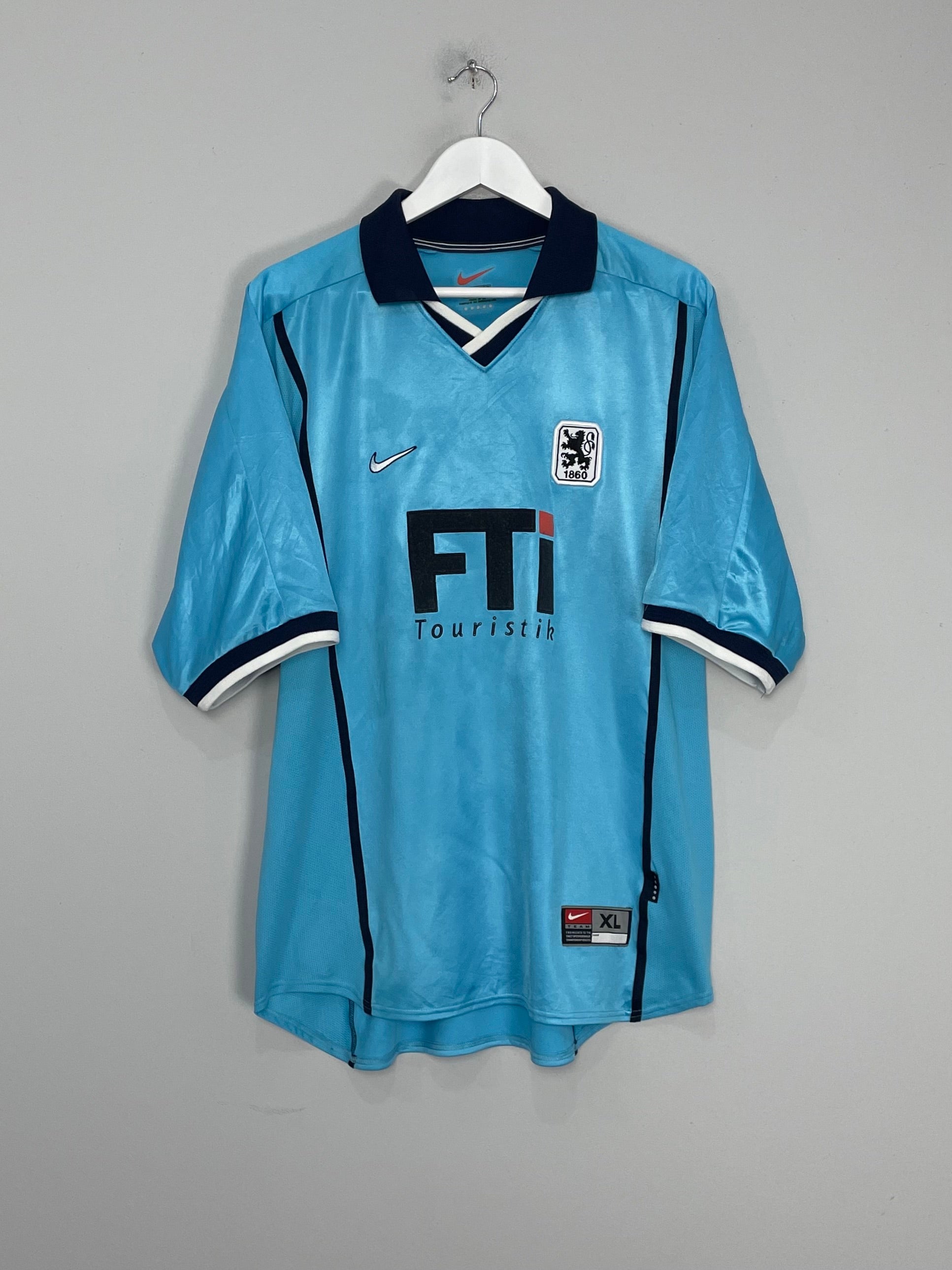 Shop 2000/01 1860 MUNICH HOME SHIRT (XL) NIKE, classic football shirts, vintage football shirts & retro soccer jerseys at Cult Kits