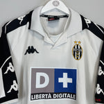 Shop 1999/00 JUVENTUS ZIDANE #21 AWAY SHIRT (XXL) KAPPA, classic football shirts, vintage football shirts & retro soccer jerseys at Cult Kits