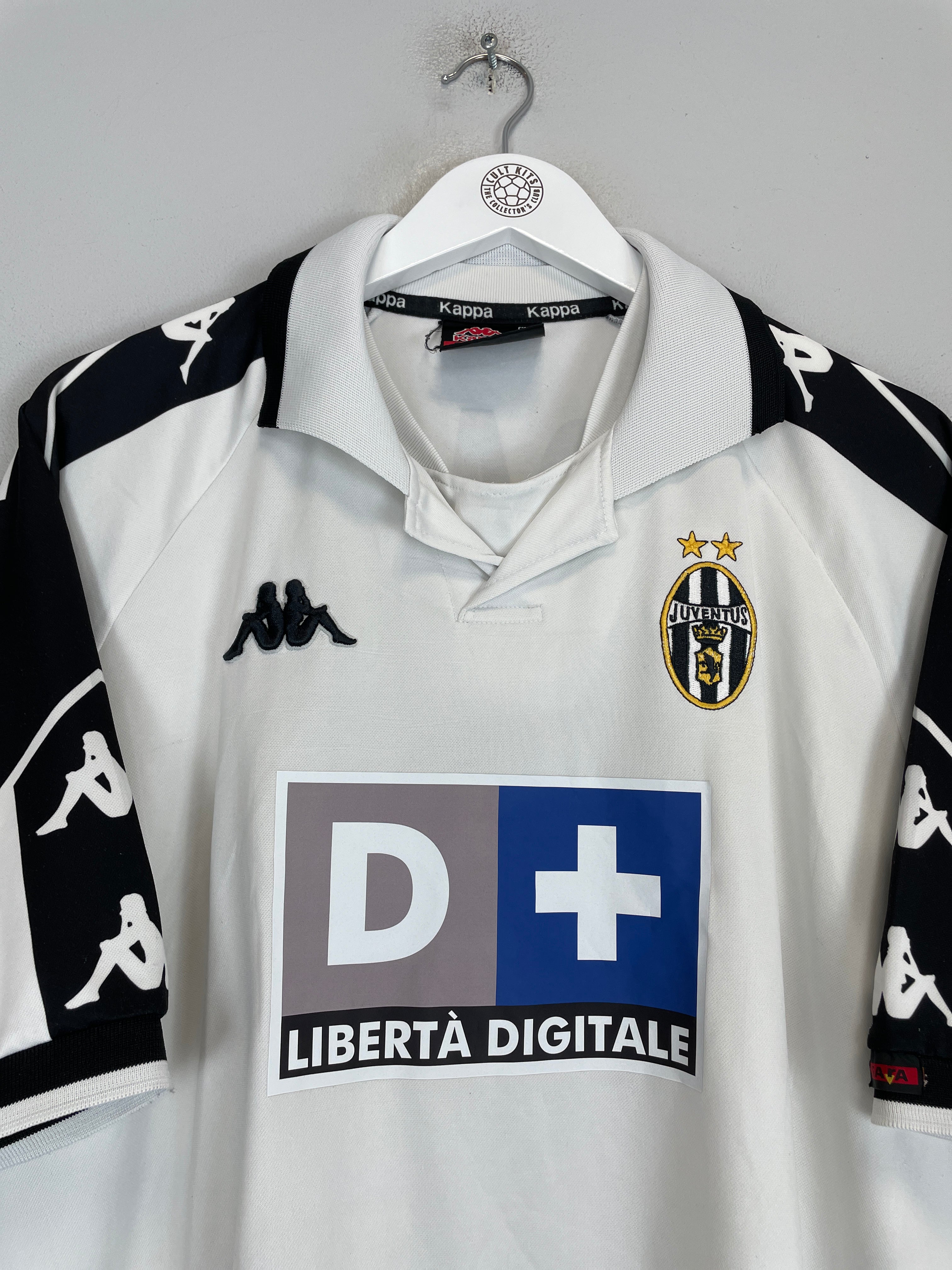 Shop 1999/00 JUVENTUS ZIDANE #21 AWAY SHIRT (XXL) KAPPA, classic football shirts, vintage football shirts & retro soccer jerseys at Cult Kits