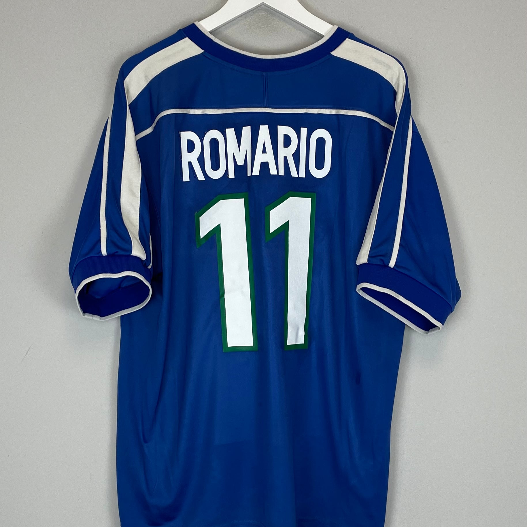 Shop 1998/00 BRAZIL ROMARIO #11 AWAY SHIRT (XL) NIKE, classic football shirts, vintage football shirts & retro soccer jerseys at Cult Kits