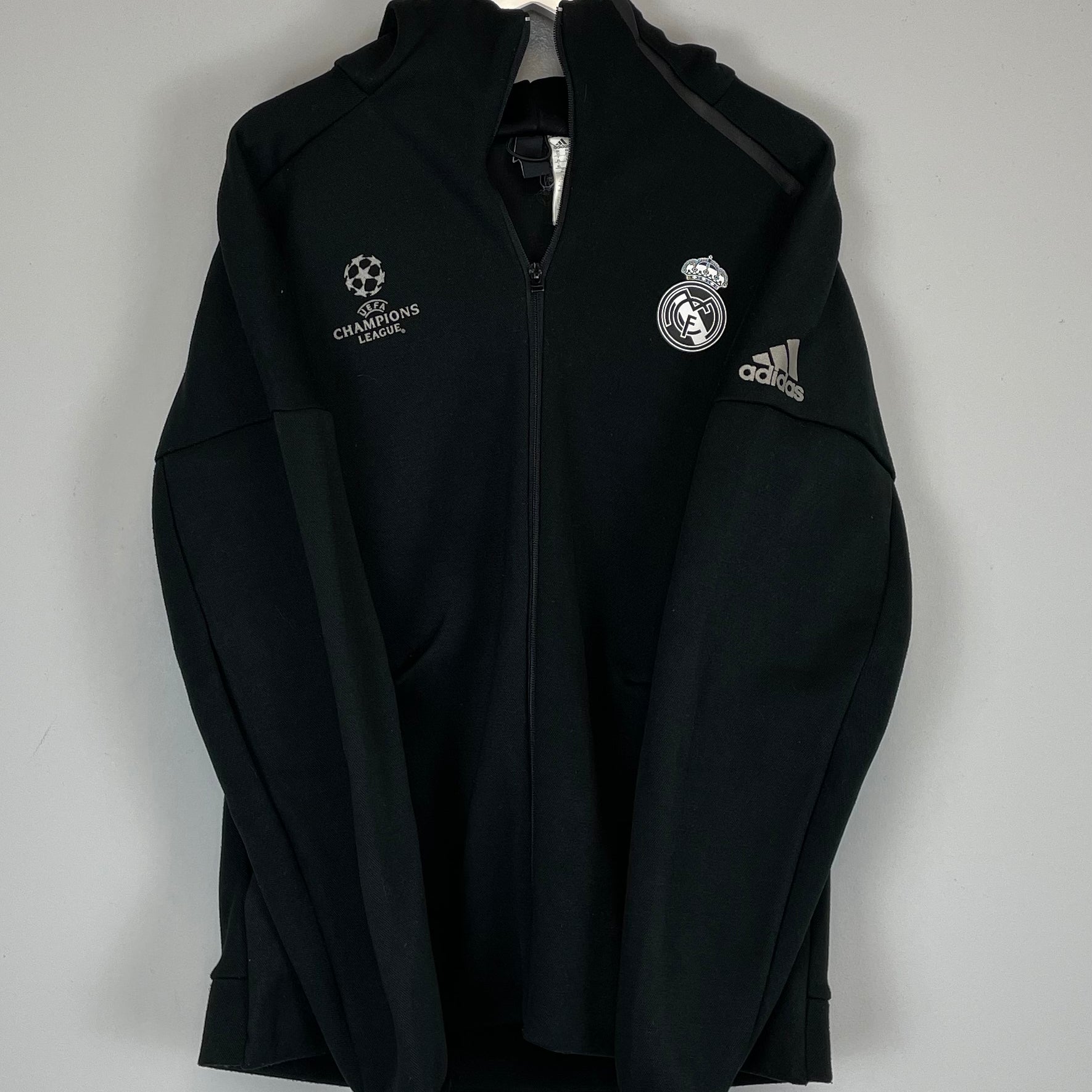 Shop 2016 REAL MADRID TRAINING JACKET C/L (XL) ADIDAS, classic football shirts, vintage football shirts & retro soccer jerseys at Cult Kits