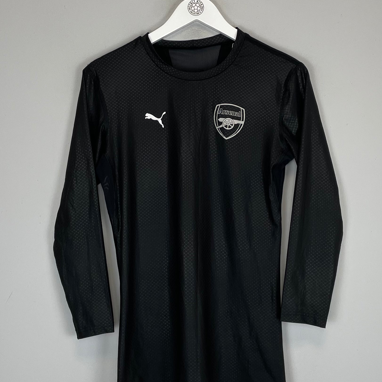 Shop 2017/18 ARSENAL UNDERLAYER (L) PUMA, classic football shirts, vintage football shirts & retro soccer jerseys at Cult Kits