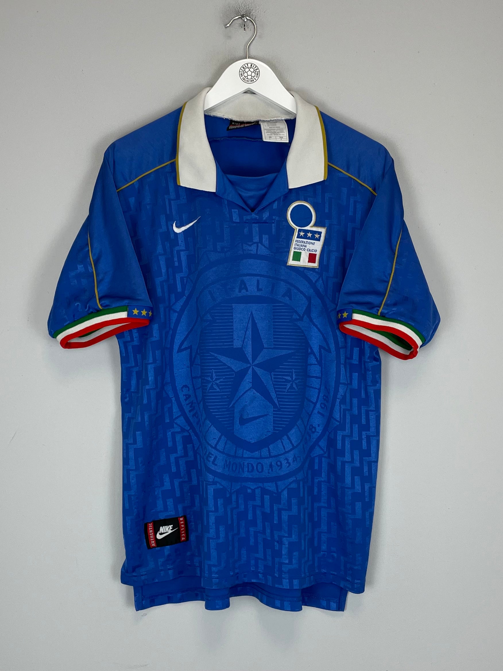 Shop 1995/96 ITALY HOME SHIRT (L) NIKE, classic football shirts, vintage football shirts & retro soccer jerseys at Cult Kits