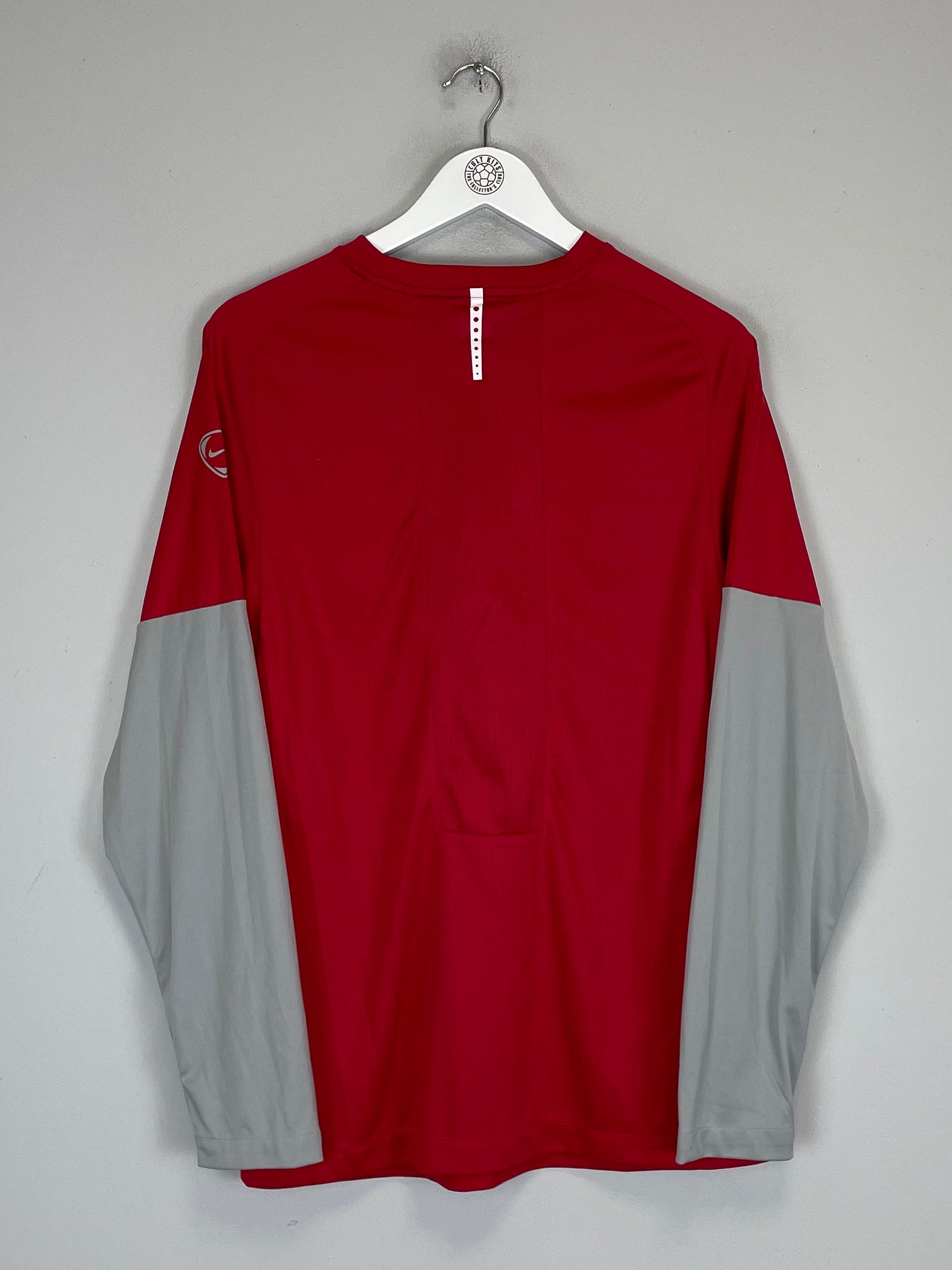 Shop 2009/10 ARSENAL TRAINING SHIRT (M) NIKE, classic football shirts, vintage football shirts & retro soccer jerseys at Cult Kits