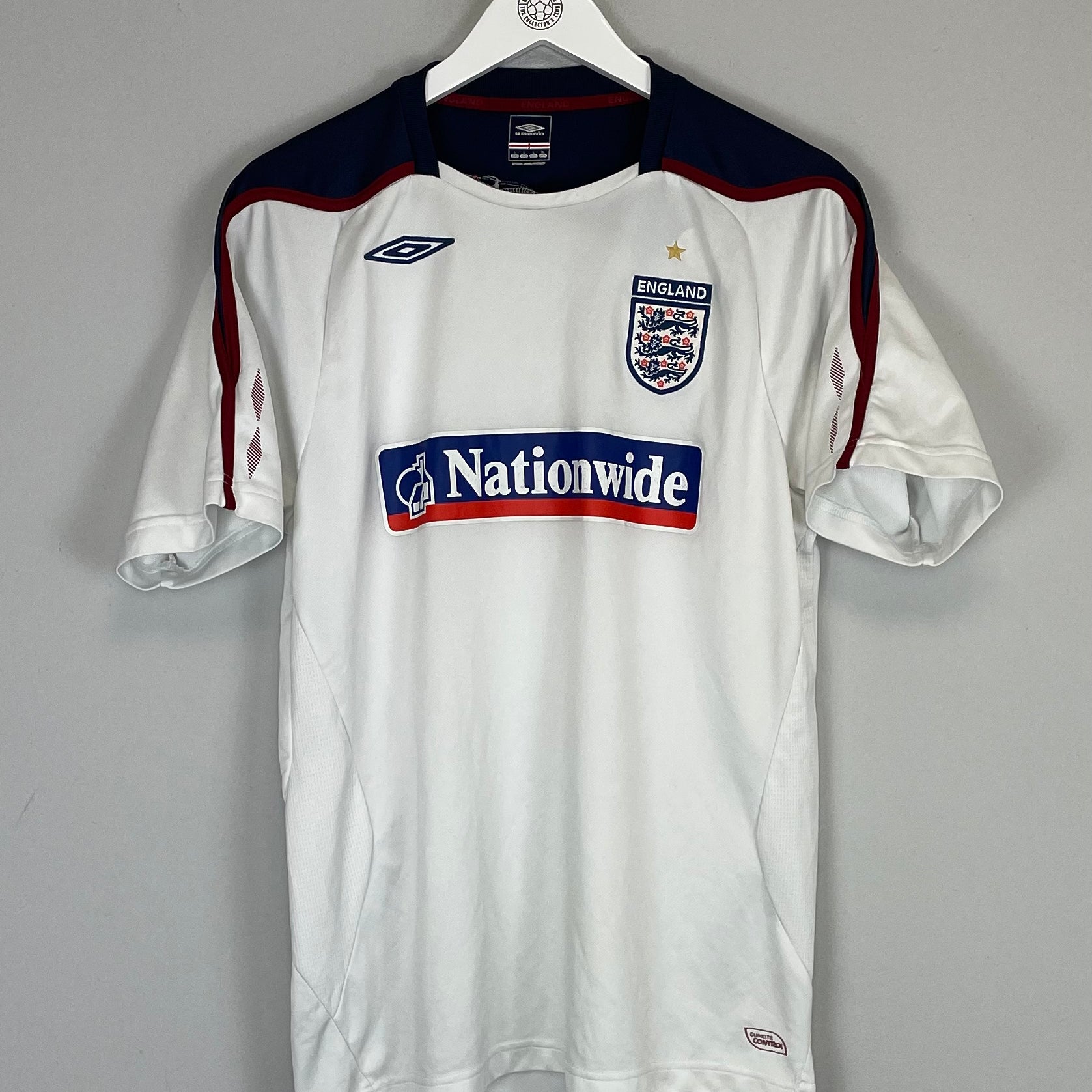 Shop 2007/08 ENGLAND TRAINING SHIRT (L) UMBRO, classic football shirts, vintage football shirts & retro soccer jerseys at Cult Kits