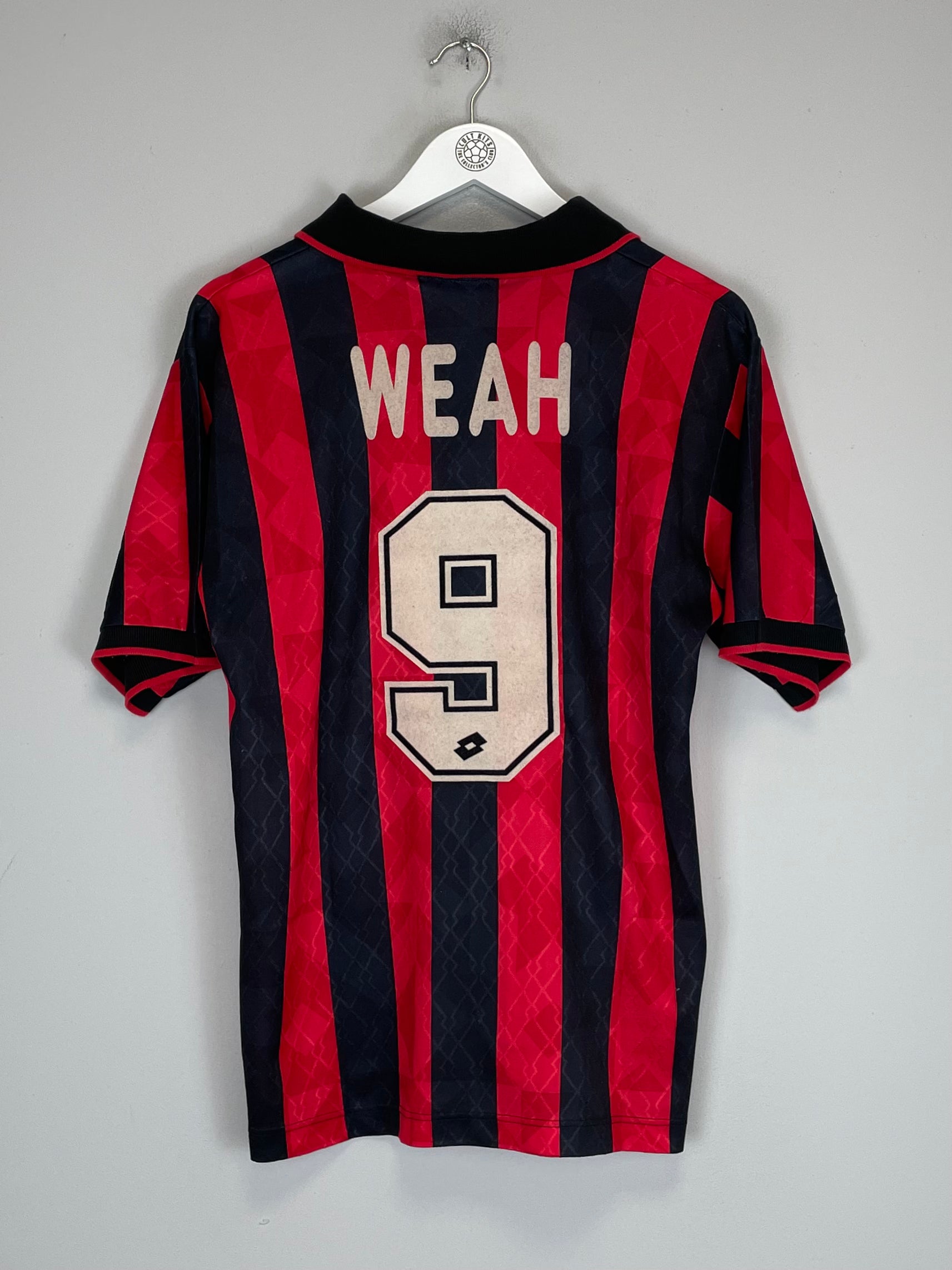 Shop 1995/96 AC MILAN WEAH #9 HOME SHIRT (M) LOTTO, classic football shirts, vintage football shirts & retro soccer jerseys at Cult Kits