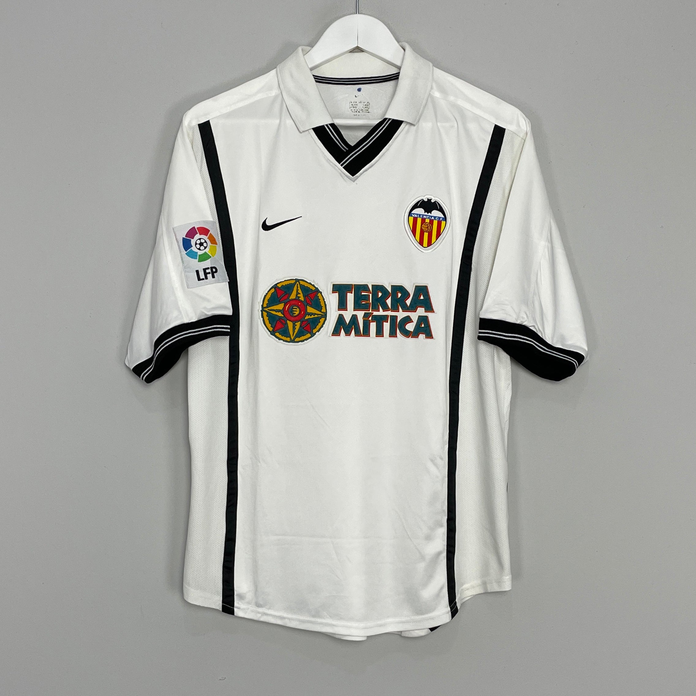 Shop 2000/01 VALENCIA HOME SHIRT (M) NIKE, classic football shirts, vintage football shirts & retro soccer jerseys at Cult Kits