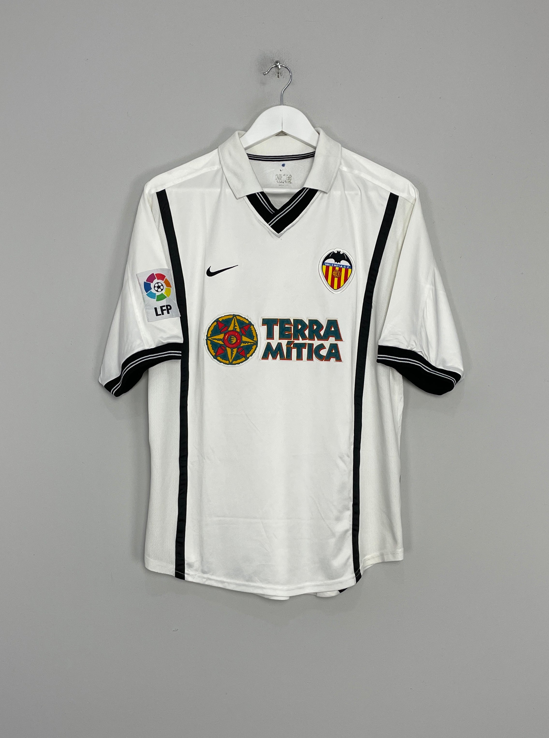Shop 2000/01 VALENCIA HOME SHIRT (M) NIKE, classic football shirts, vintage football shirts & retro soccer jerseys at Cult Kits
