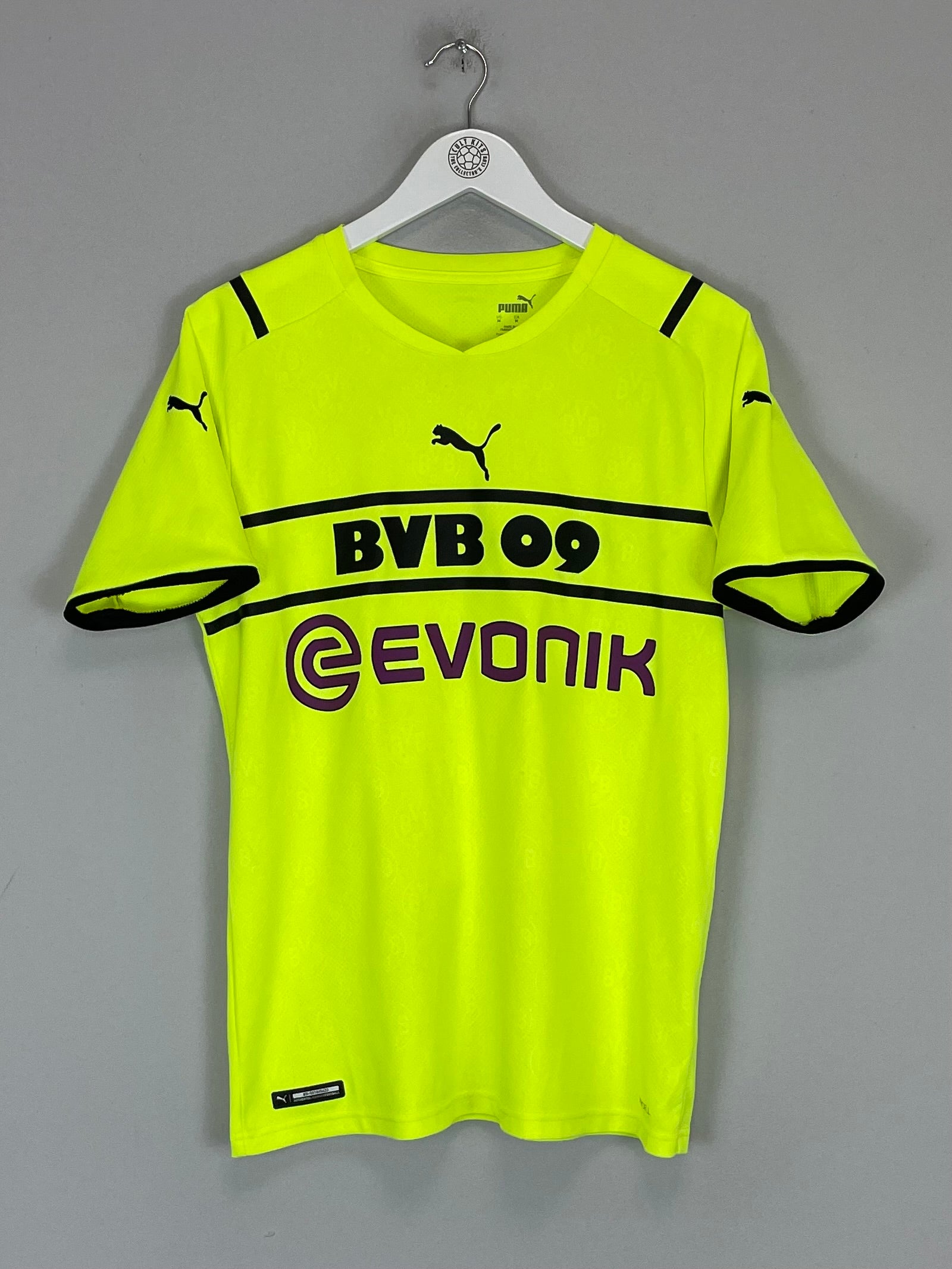2021/22 Dortmund Bellingham #22 home shirt in bright yellow, medium size, Puma brand, excellent condition.